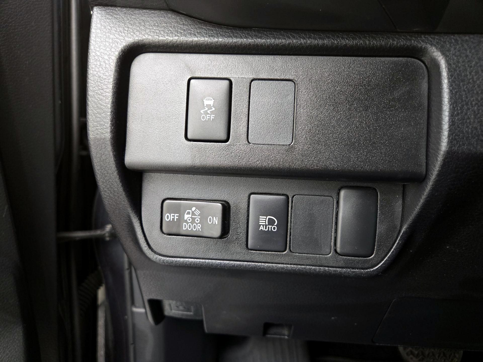 Thumbnail: 2023 Toyota Tacoma - 13