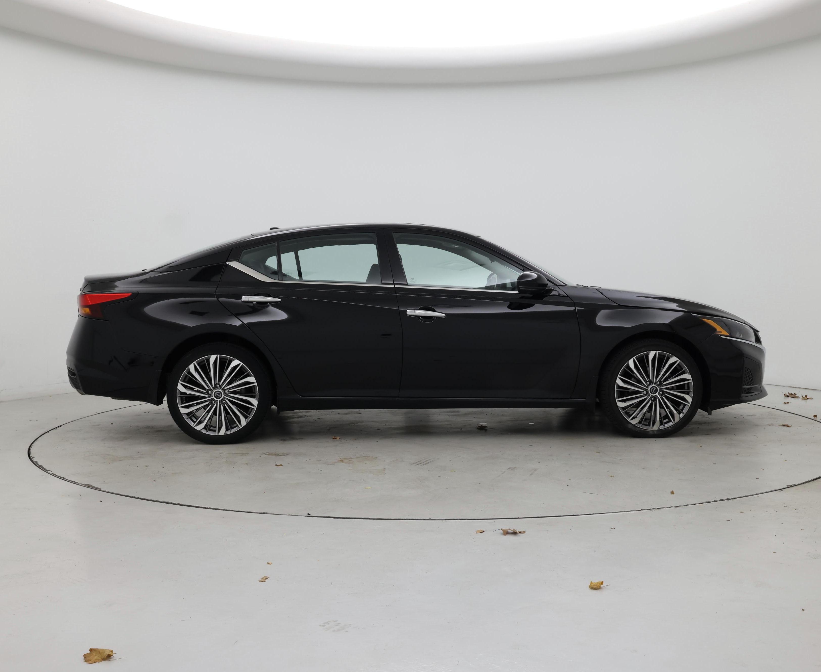 Thumbnail: 2023 Nissan Altima - 7