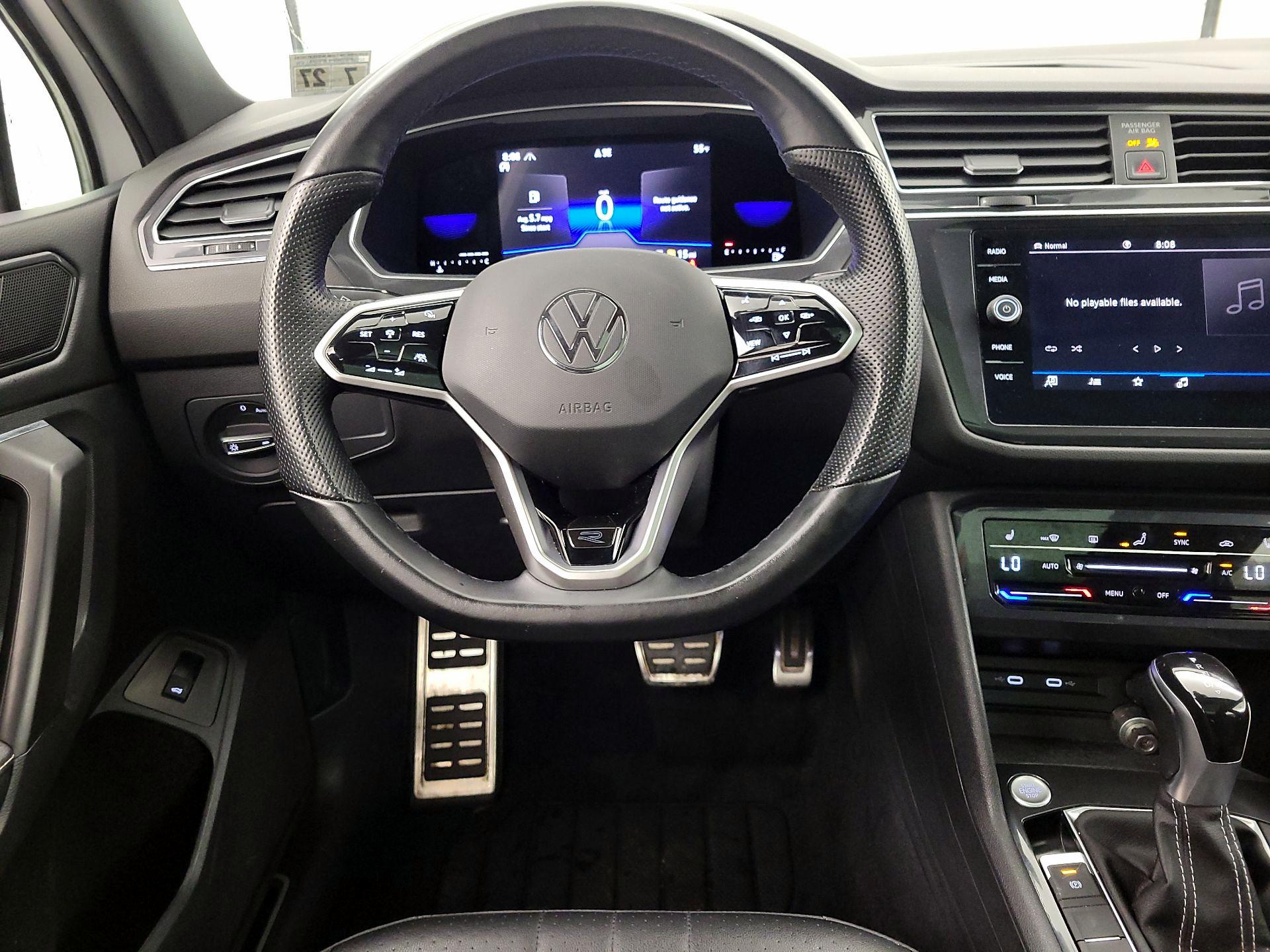 Thumbnail: 2022 Volkswagen Tiguan - 10