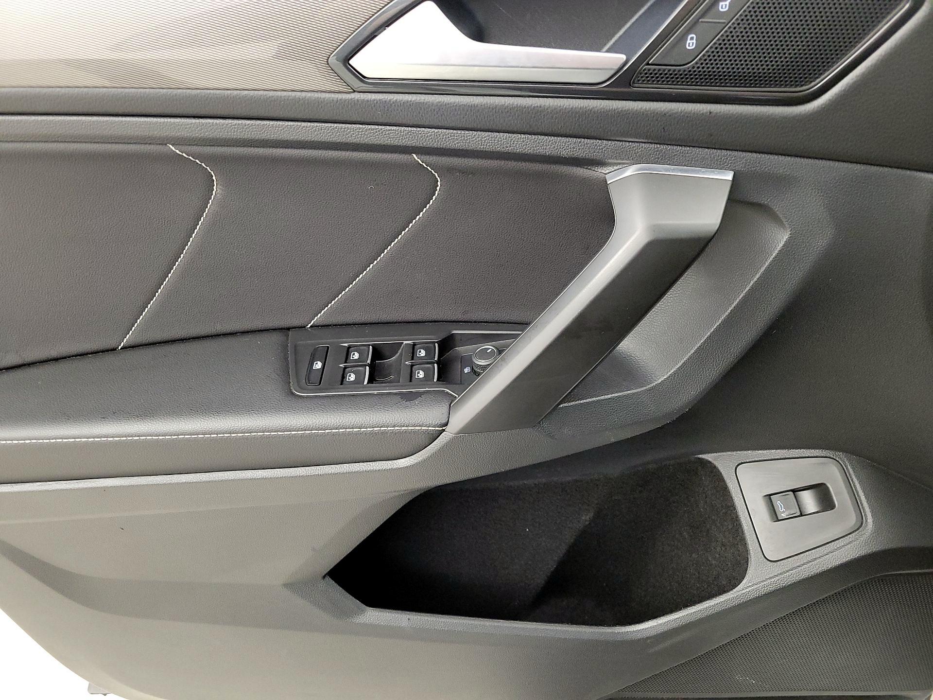 Thumbnail: 2022 Volkswagen Tiguan - 12