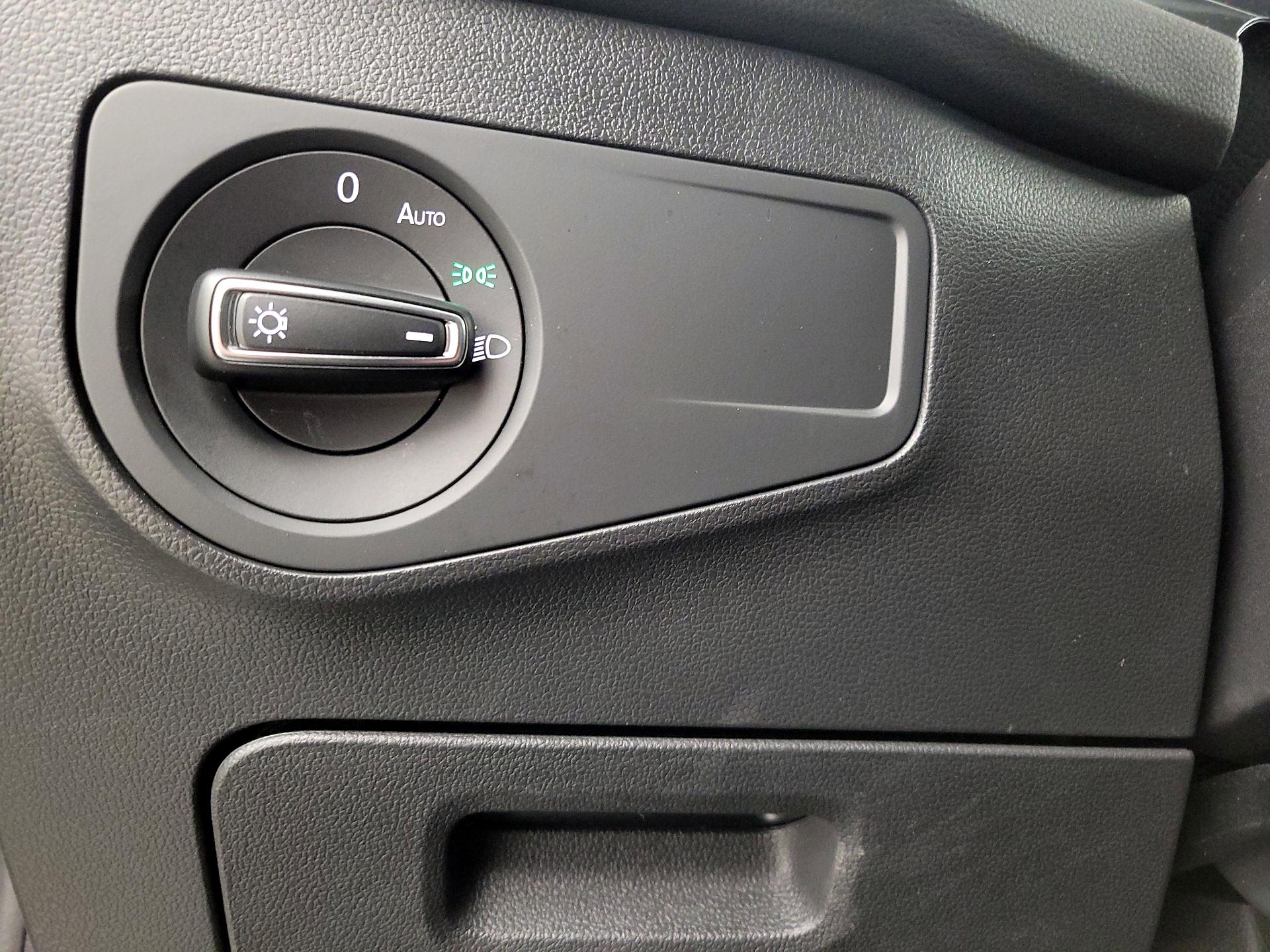 Thumbnail: 2022 Volkswagen Tiguan - 13