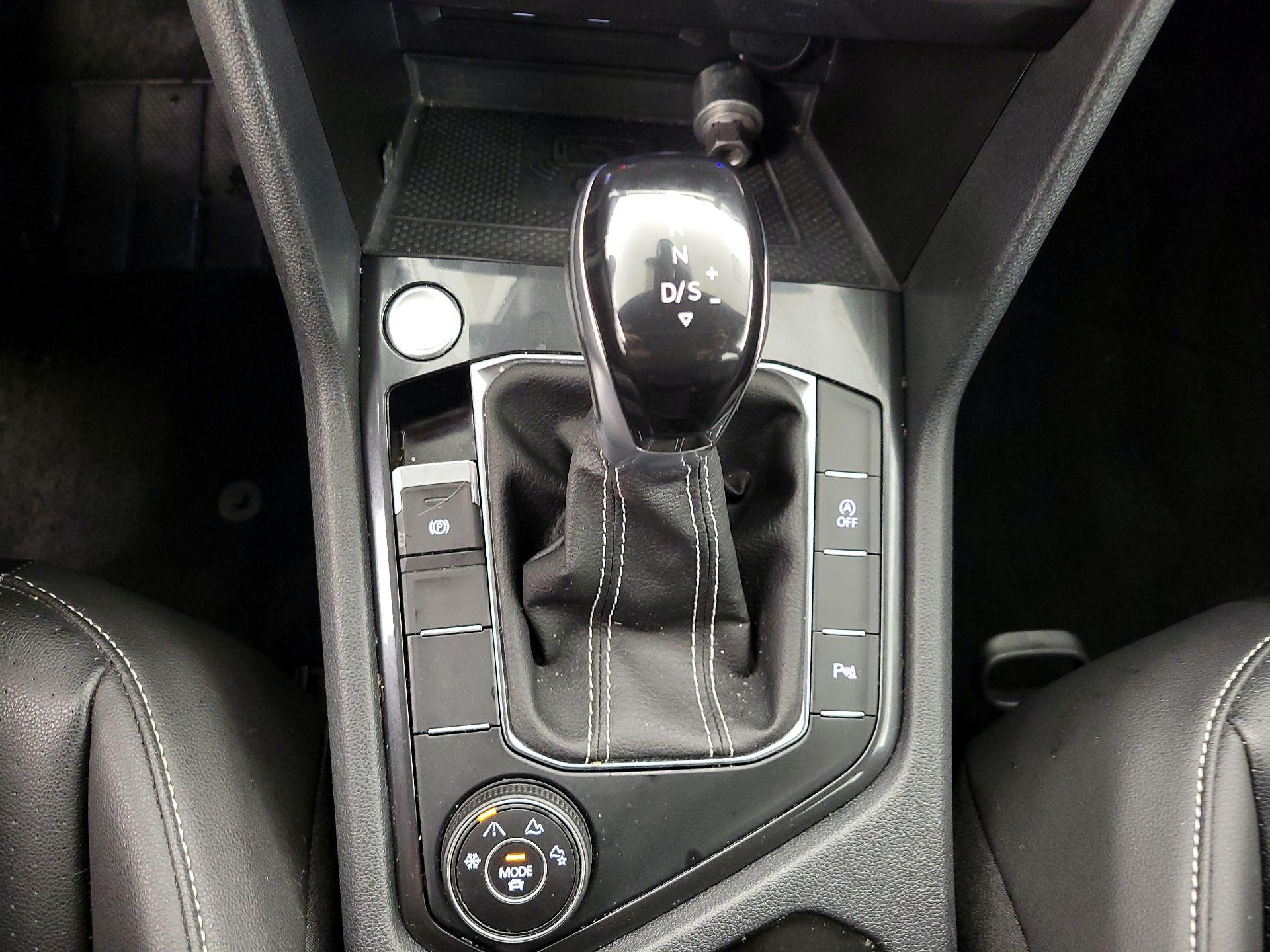 Thumbnail: 2022 Volkswagen Tiguan - 17