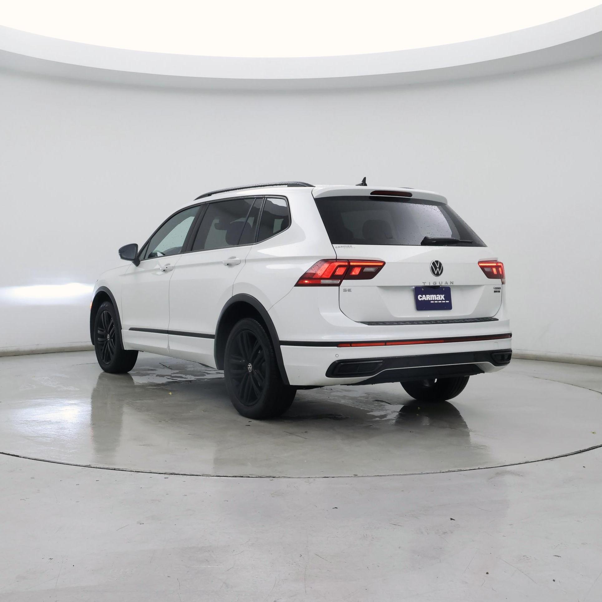 Thumbnail: 2022 Volkswagen Tiguan - 2