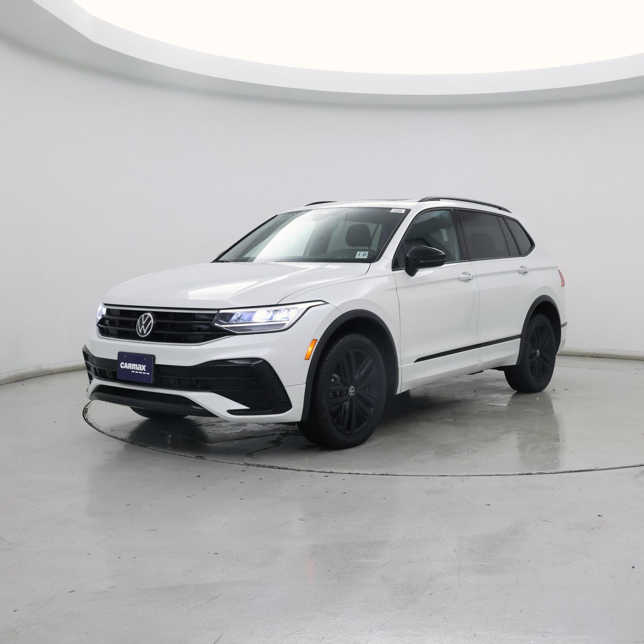 Thumbnail: 2022 Volkswagen Tiguan - 4