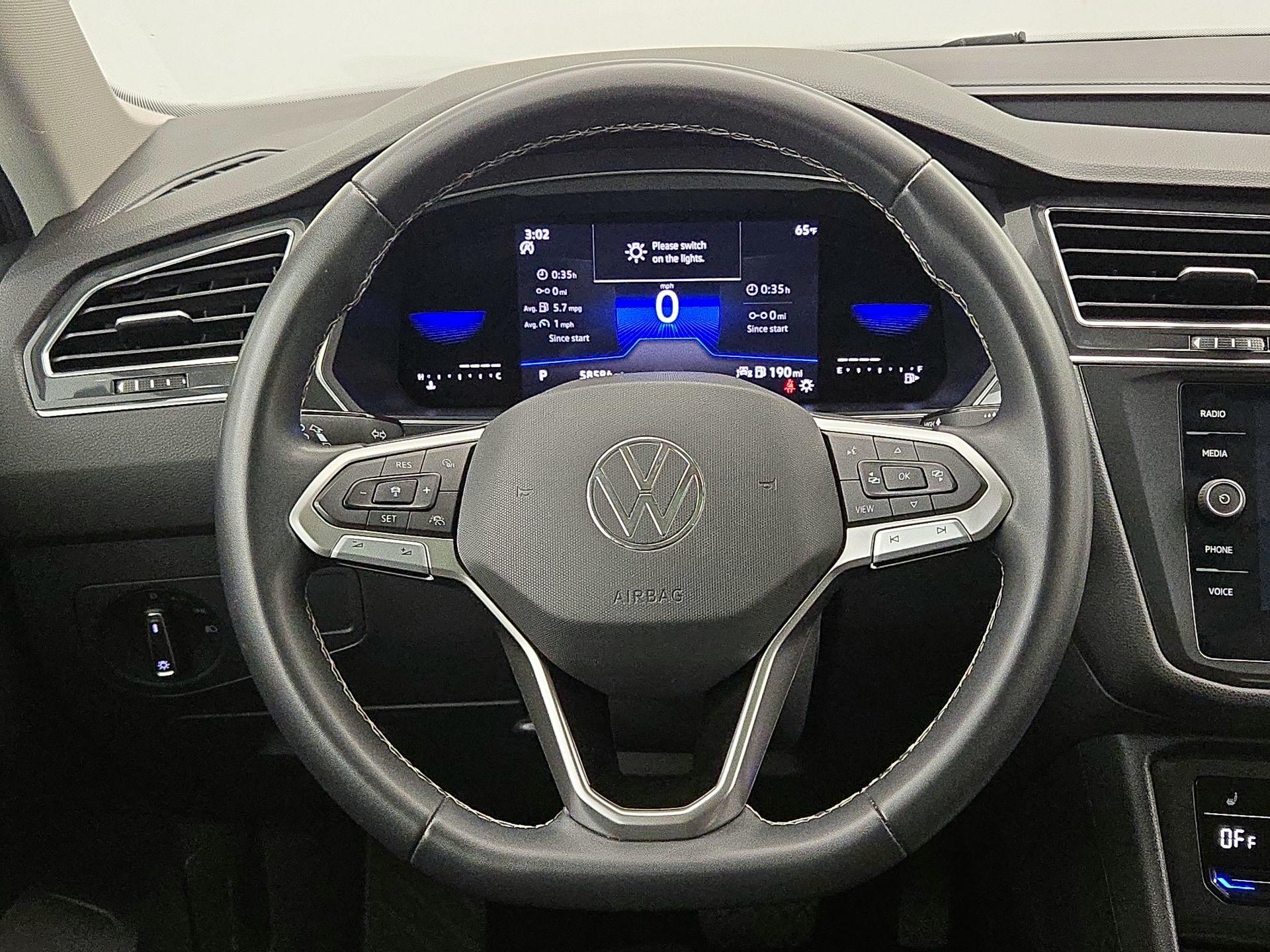 Thumbnail: 2023 Volkswagen Tiguan - 10