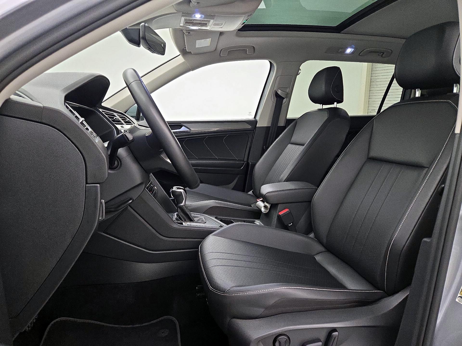 Thumbnail: 2023 Volkswagen Tiguan - 11