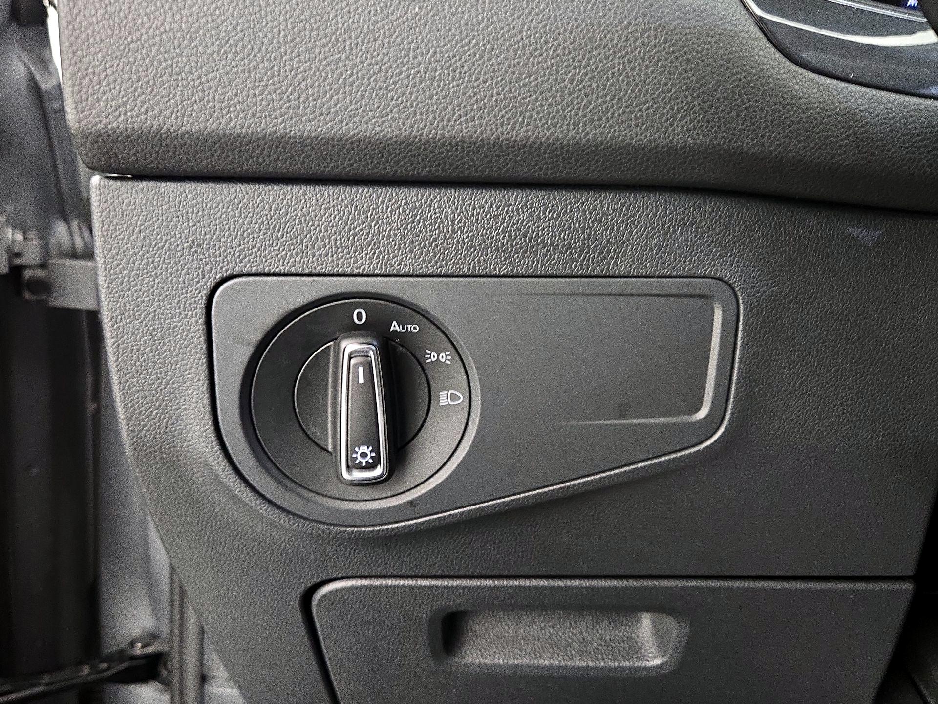 Thumbnail: 2023 Volkswagen Tiguan - 13