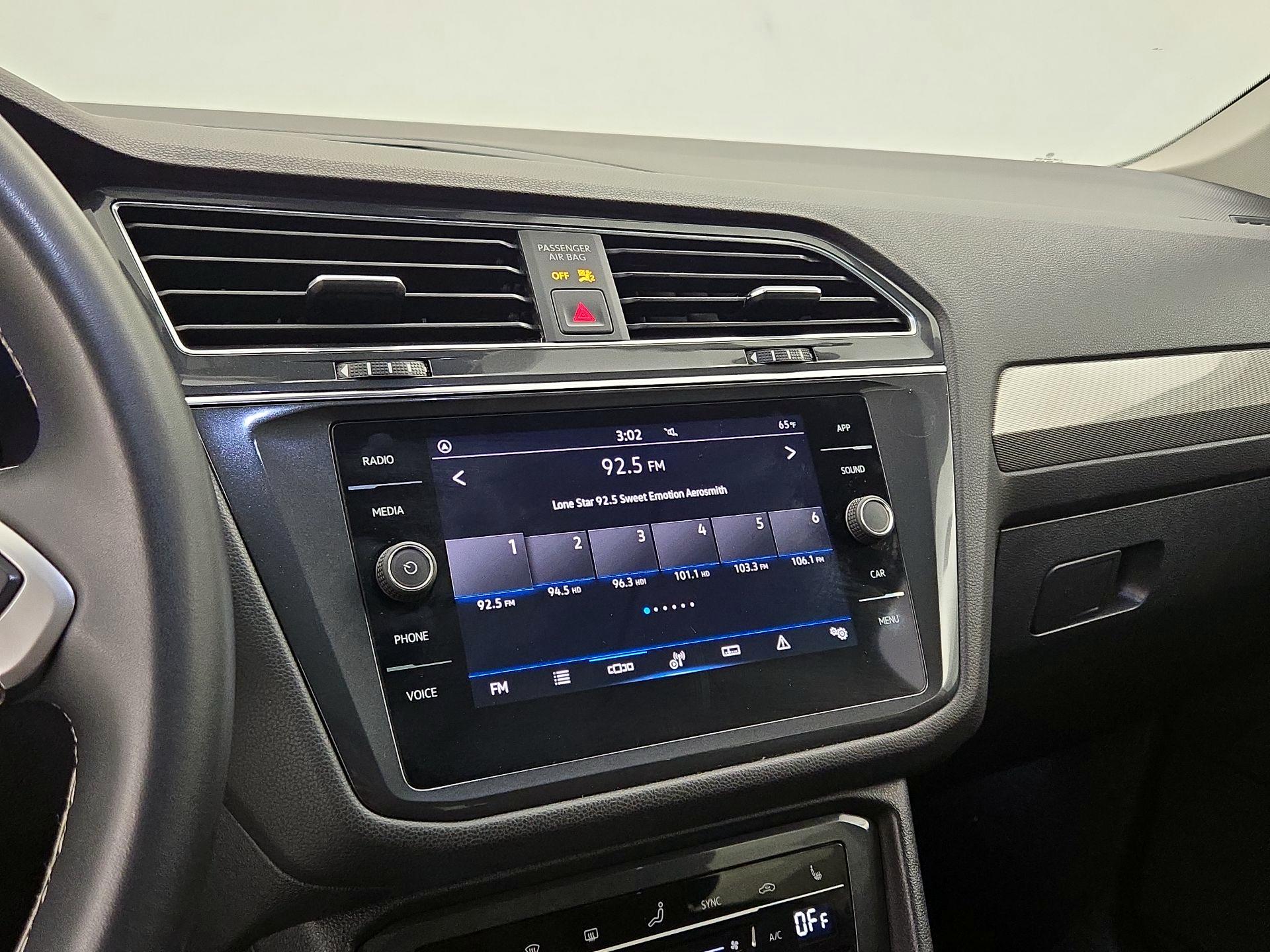 Thumbnail: 2023 Volkswagen Tiguan - 15