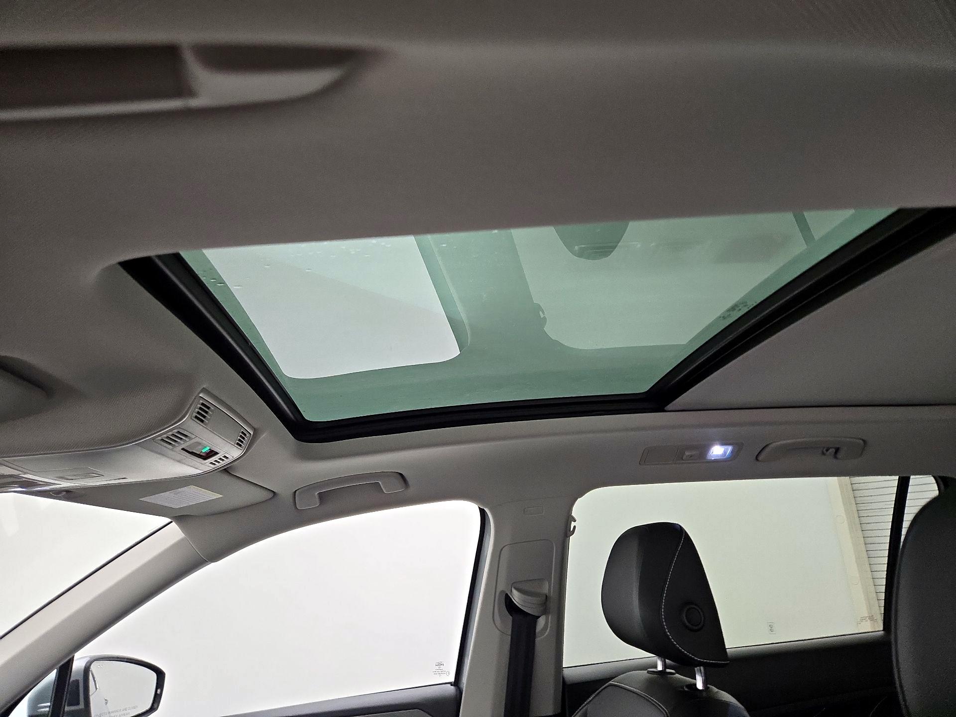 Thumbnail: 2023 Volkswagen Tiguan - 19