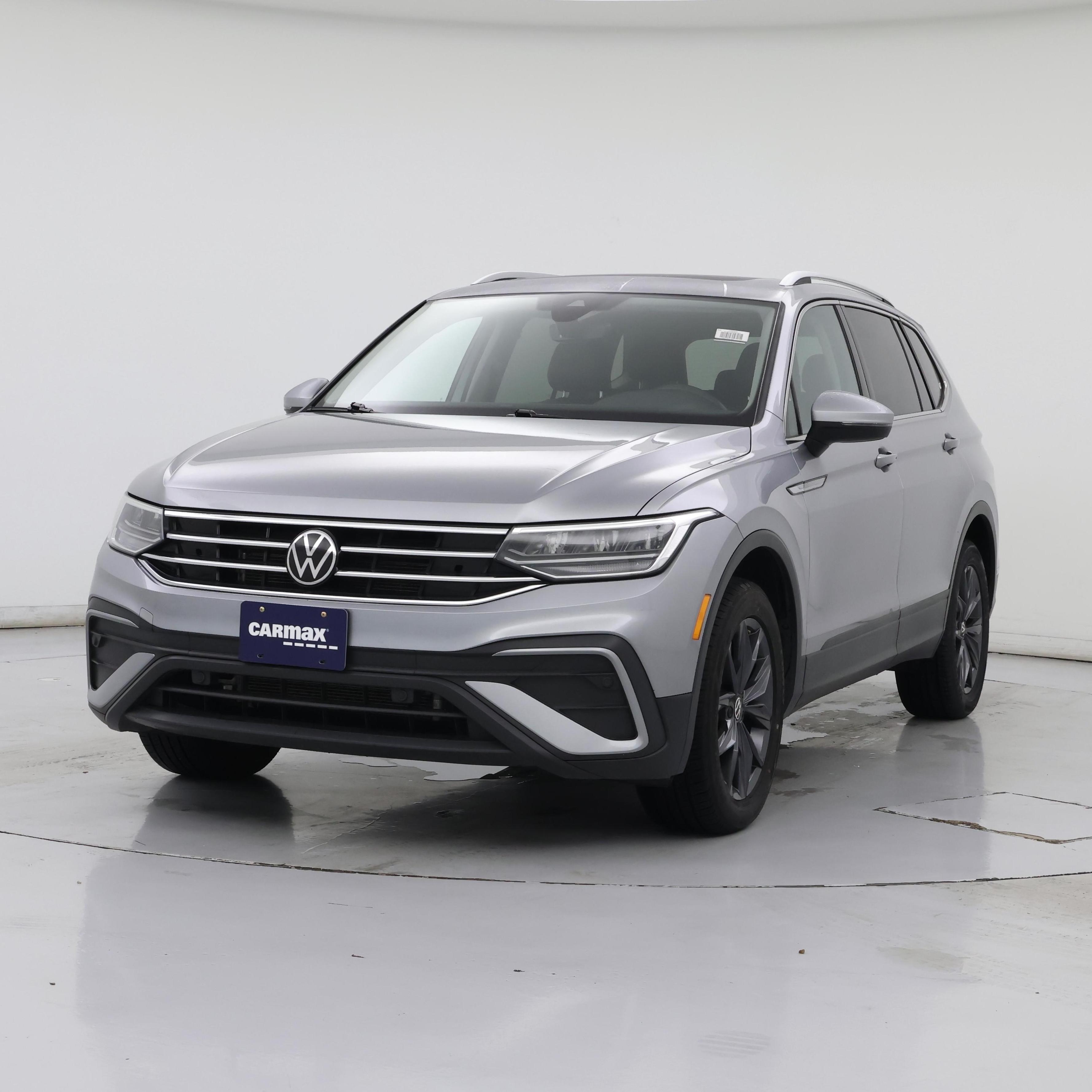 Thumbnail: 2023 Volkswagen Tiguan - 4