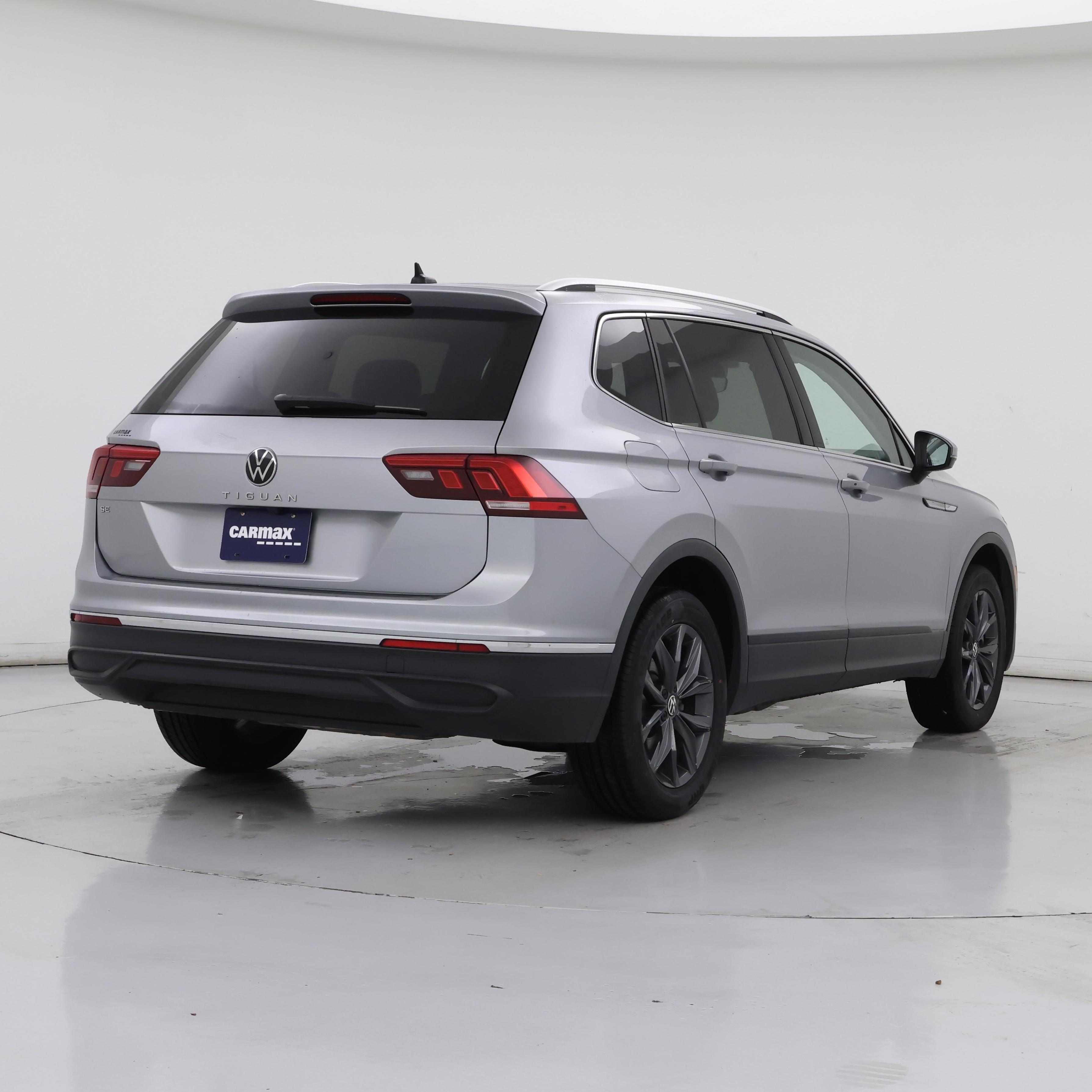 Thumbnail: 2023 Volkswagen Tiguan - 8