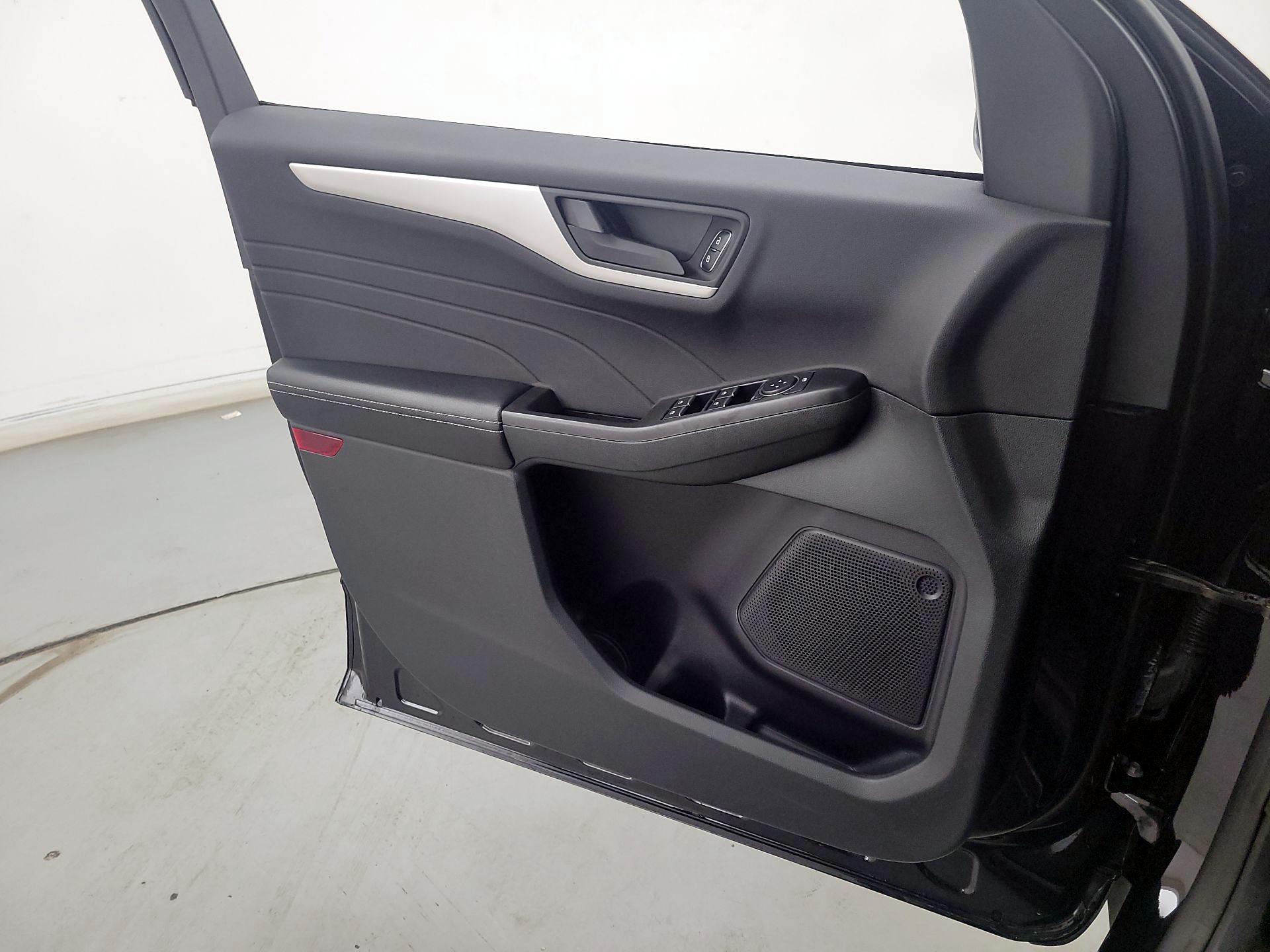 Thumbnail: 2022 Ford Escape - 12