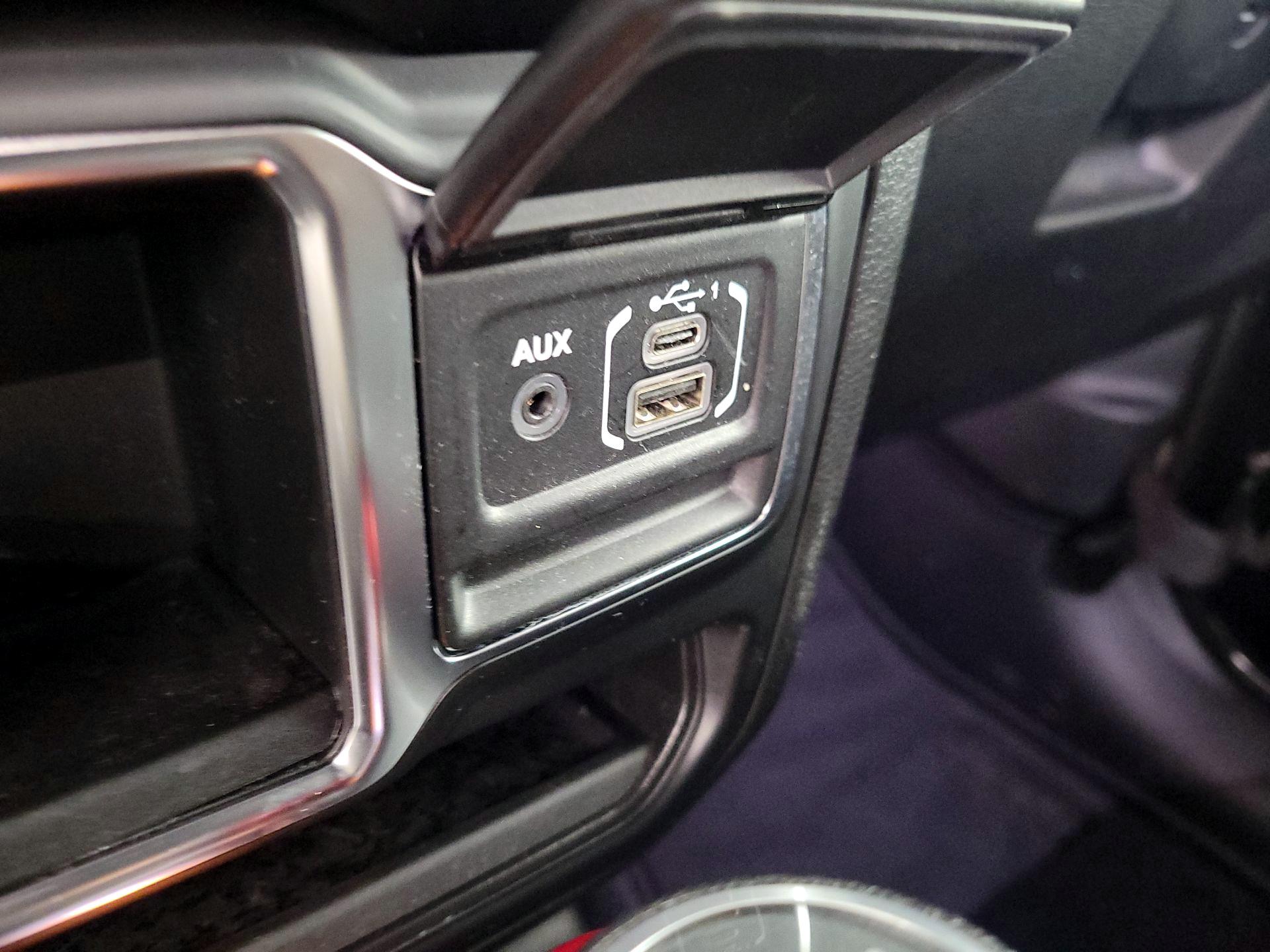 Thumbnail: 2023 Jeep Wrangler - 18