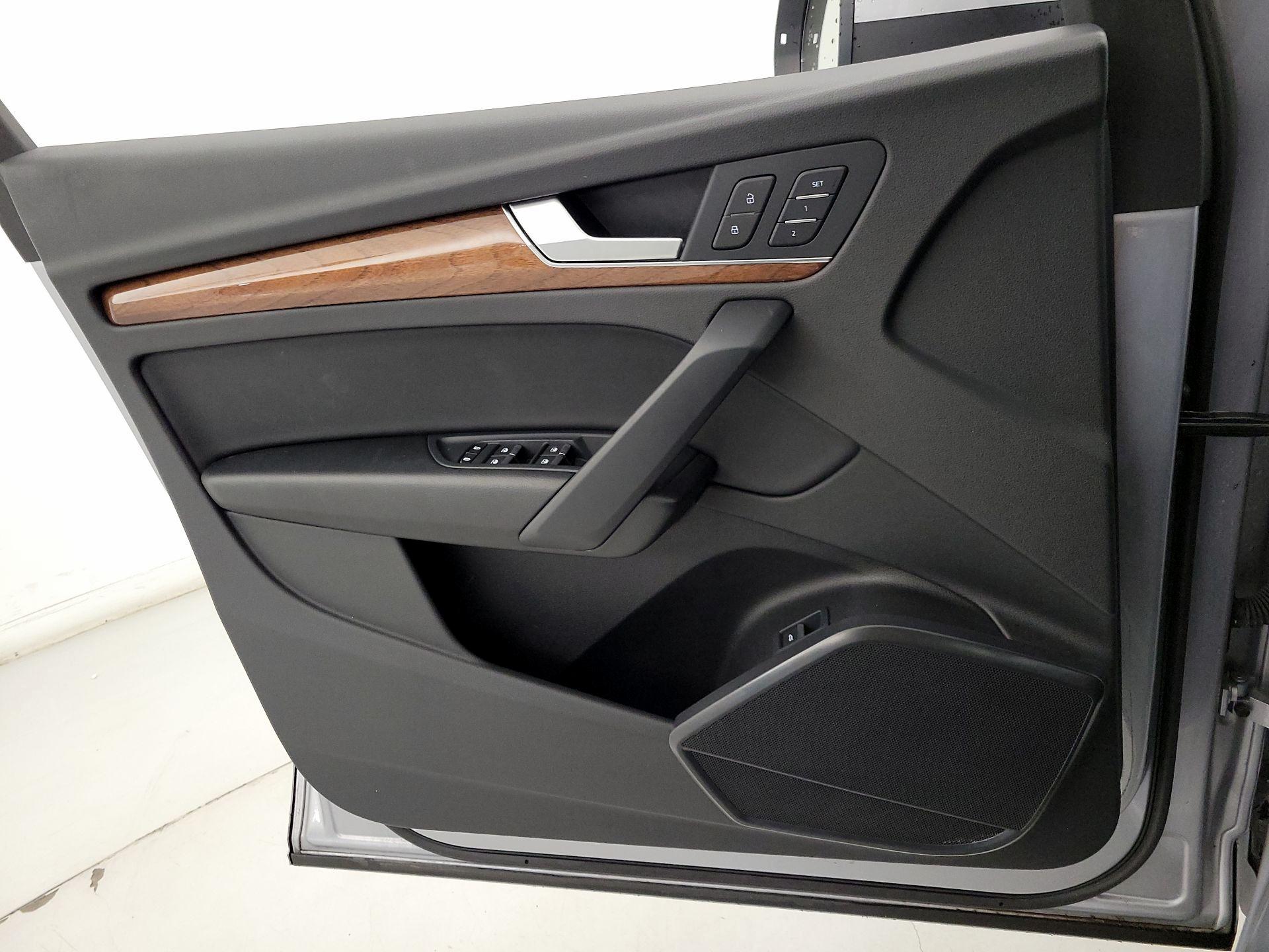 Thumbnail: 2022 Audi Q5 - 12