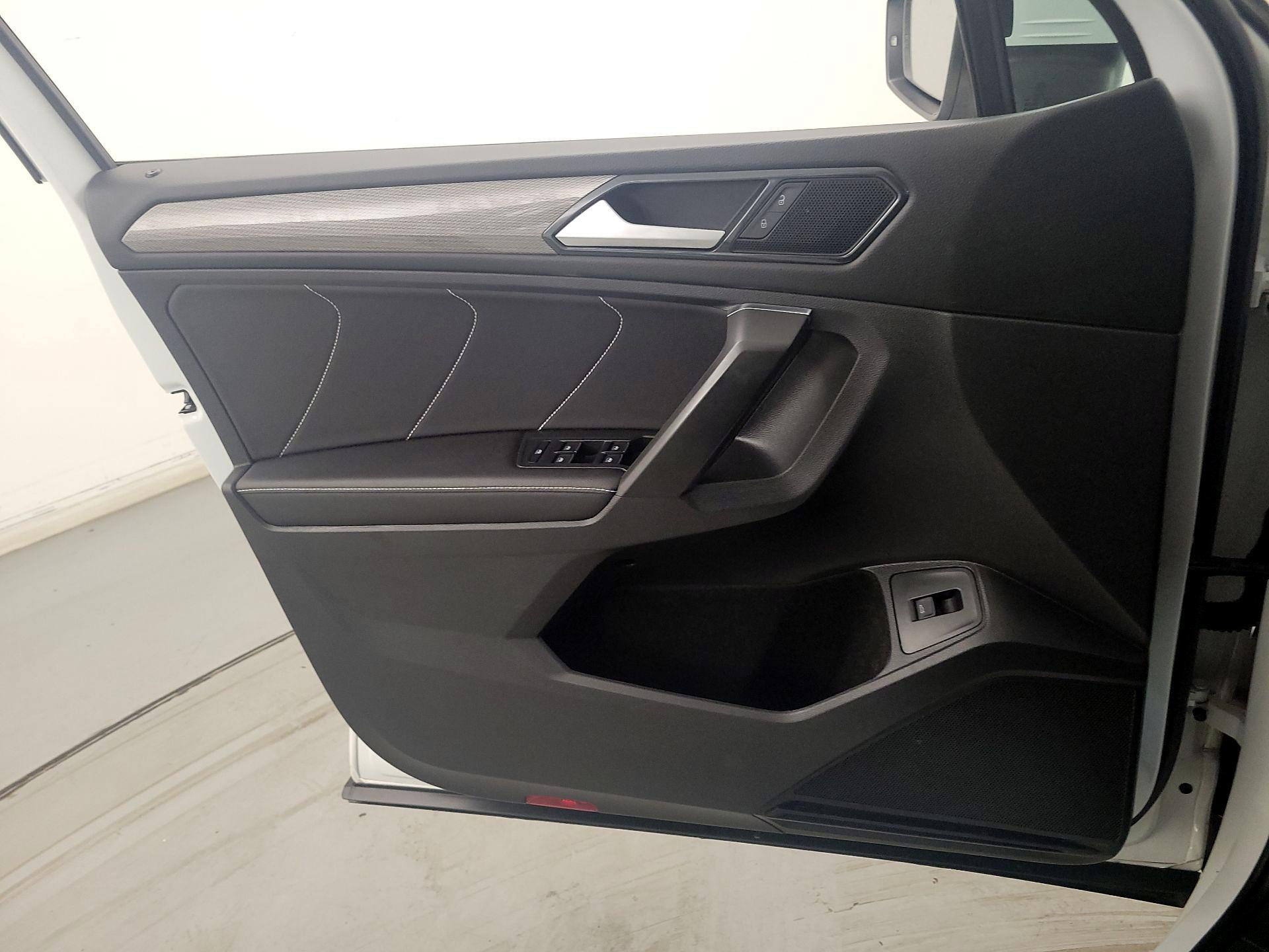 Thumbnail: 2022 Volkswagen Tiguan - 12