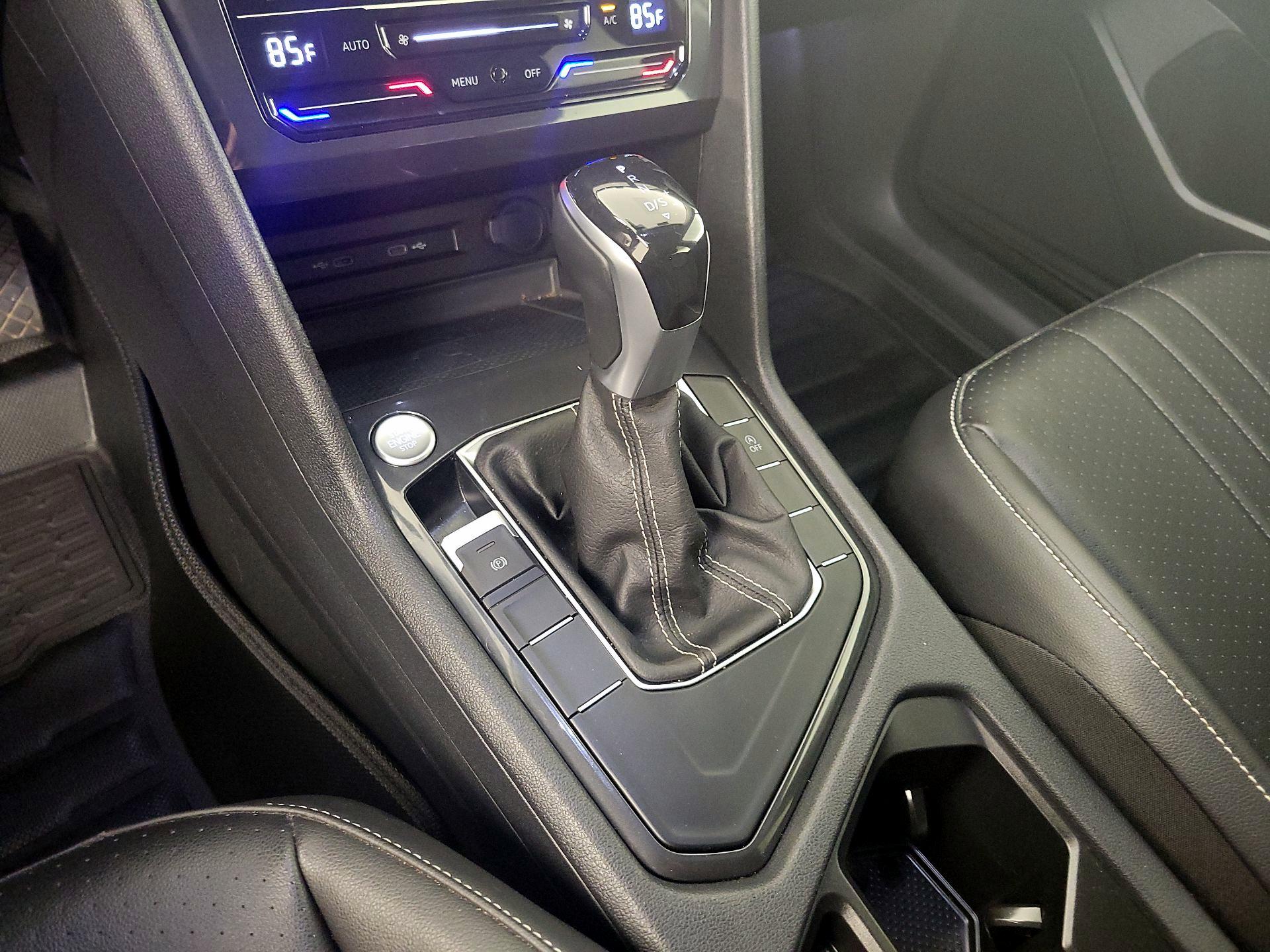 Thumbnail: 2022 Volkswagen Tiguan - 18