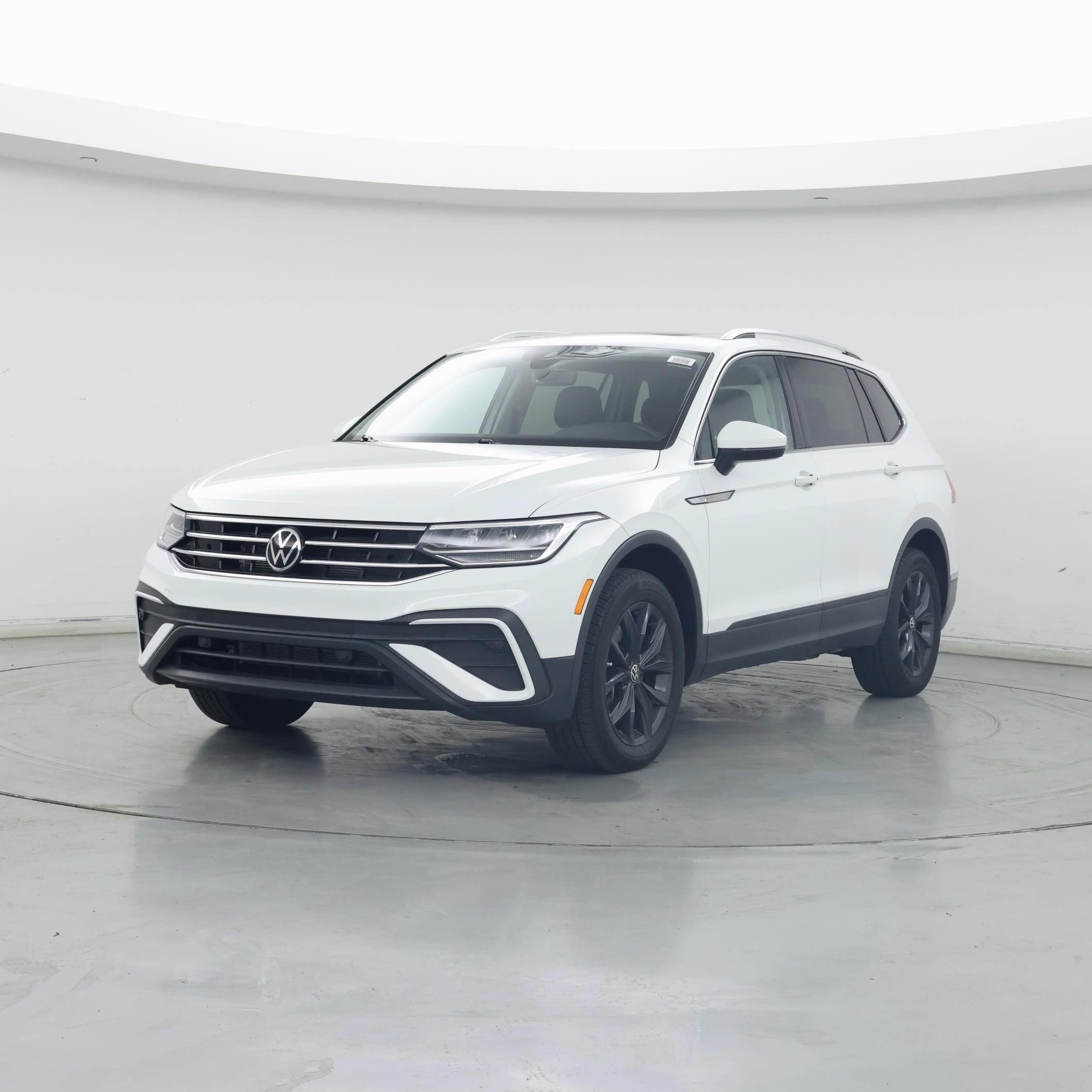 Thumbnail: 2022 Volkswagen Tiguan - 4