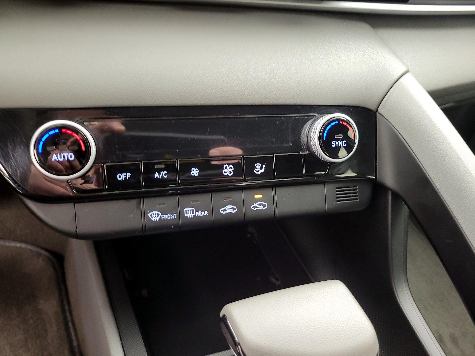 Thumbnail: 2023 Hyundai Elantra - 14