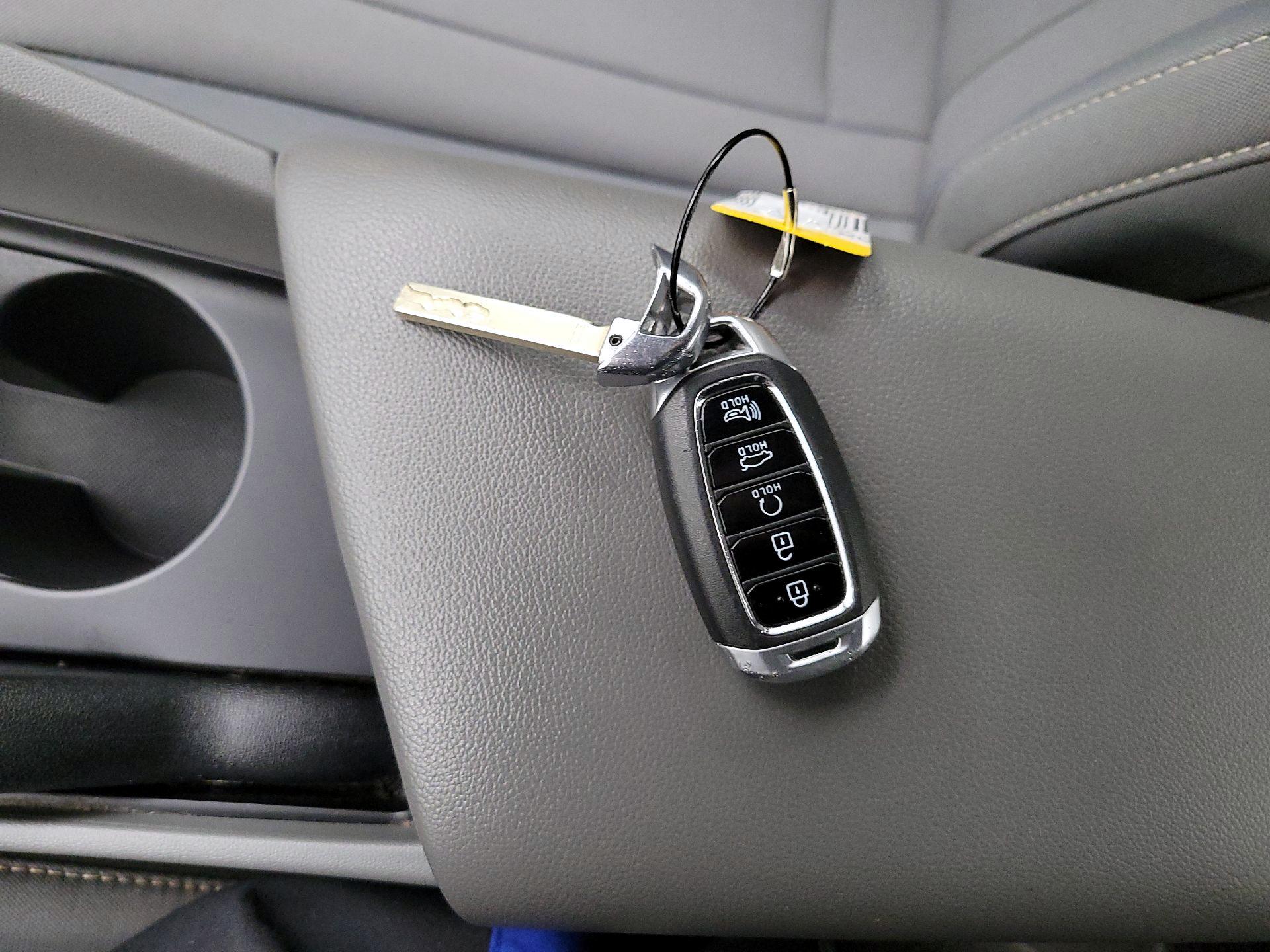 Thumbnail: 2023 Hyundai Elantra - 18