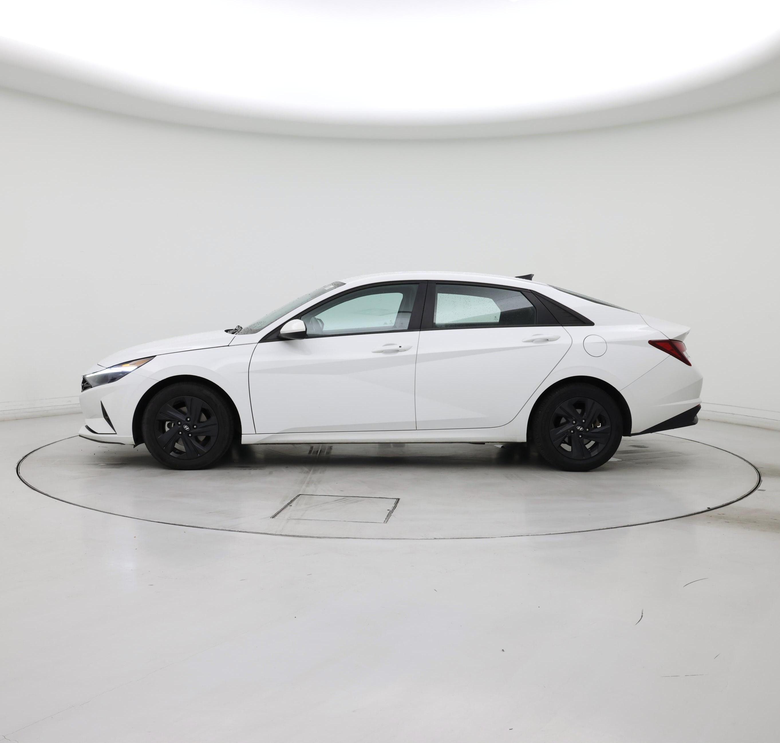 Thumbnail: 2023 Hyundai Elantra - 3