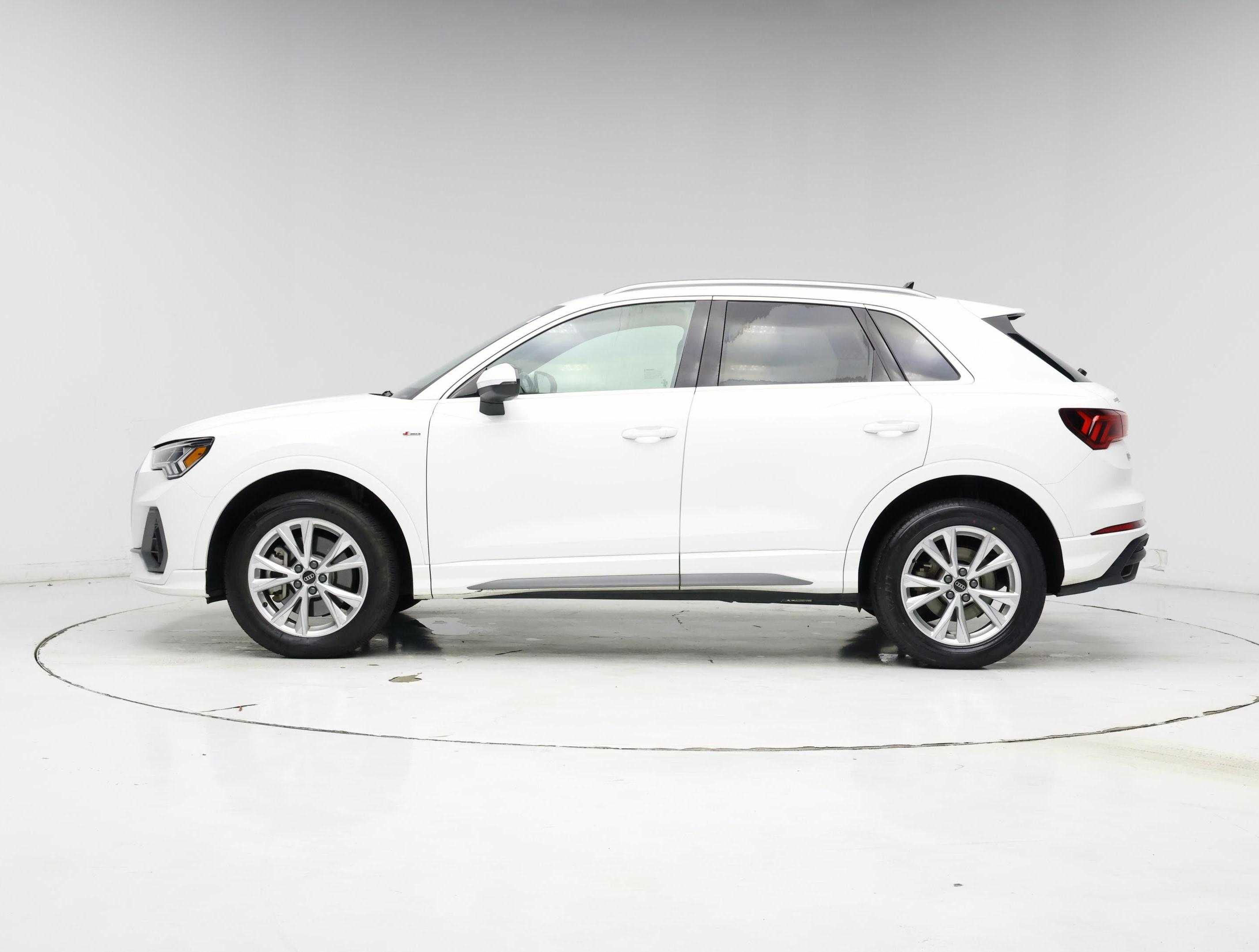 Thumbnail: 2023 Audi Q3 - 3