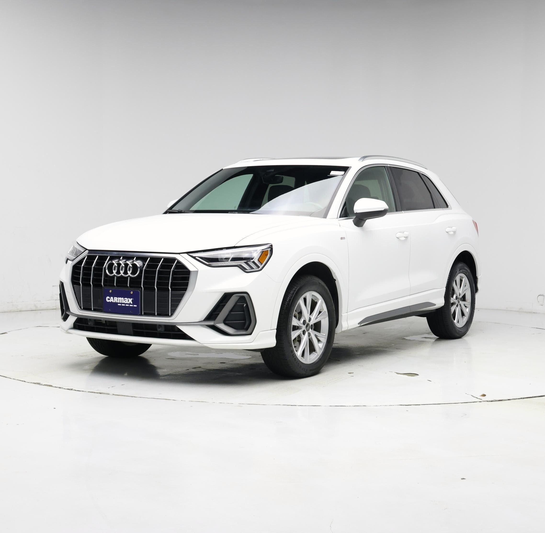 Thumbnail: 2023 Audi Q3 - 4