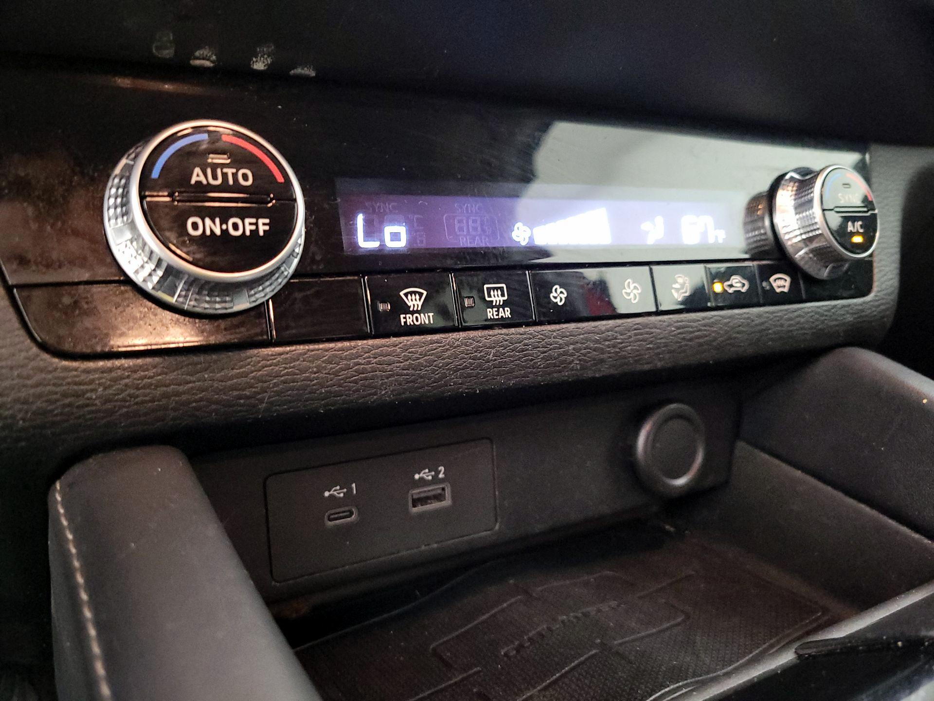 Thumbnail: 2022 Mitsubishi Outlander - 18