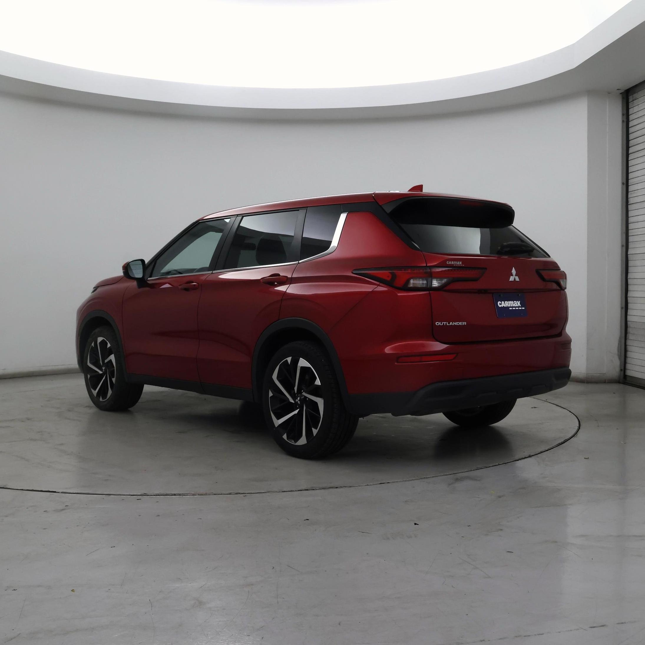 Thumbnail: 2022 Mitsubishi Outlander - 2