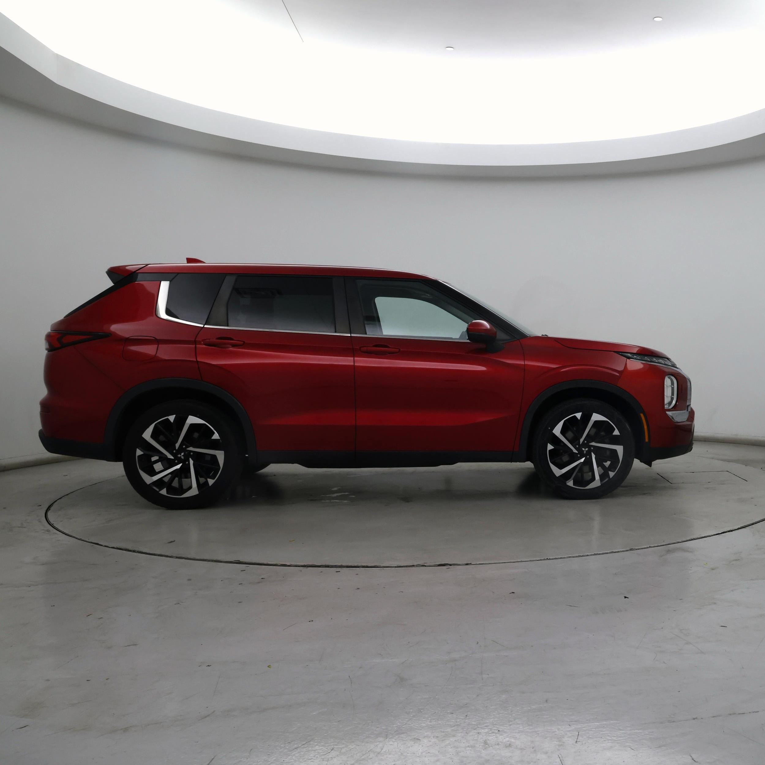 Thumbnail: 2022 Mitsubishi Outlander - 7