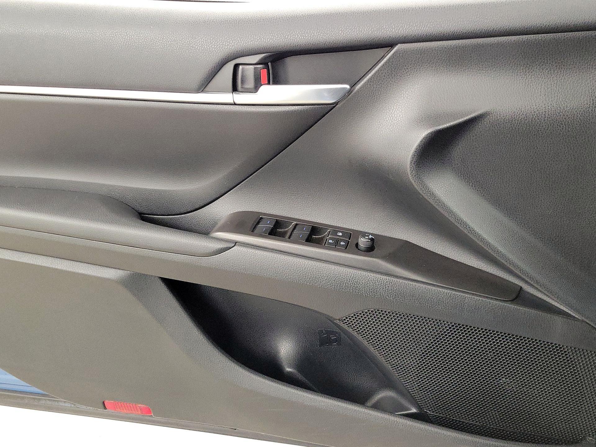 Thumbnail: 2023 Toyota Camry - 12