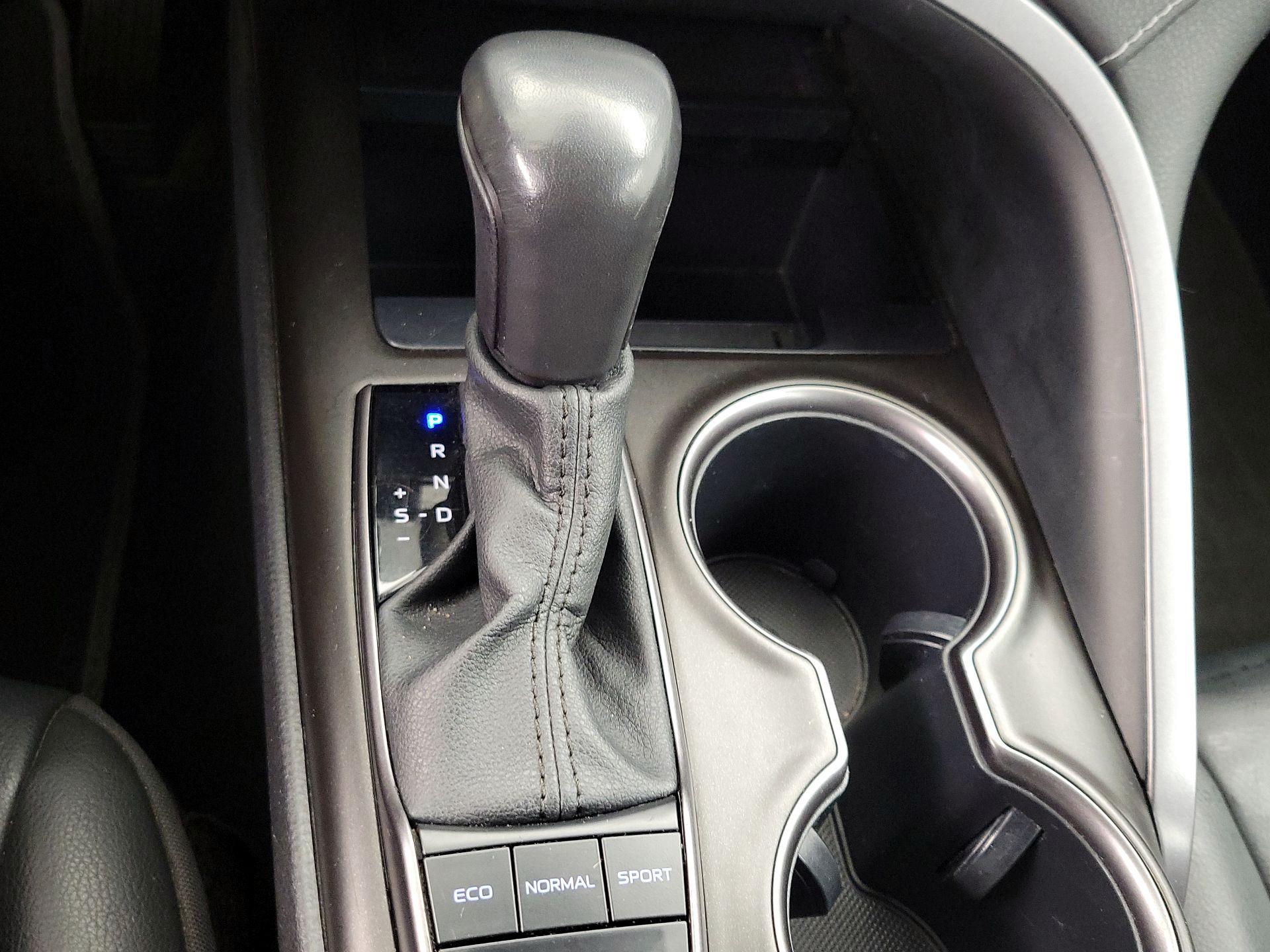 Thumbnail: 2023 Toyota Camry - 17