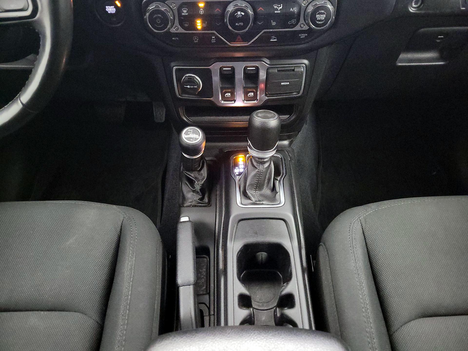 Thumbnail: 2022 Jeep Wrangler - 17