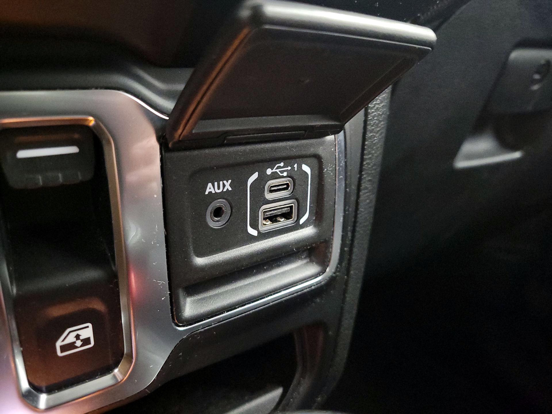 Thumbnail: 2022 Jeep Wrangler - 18