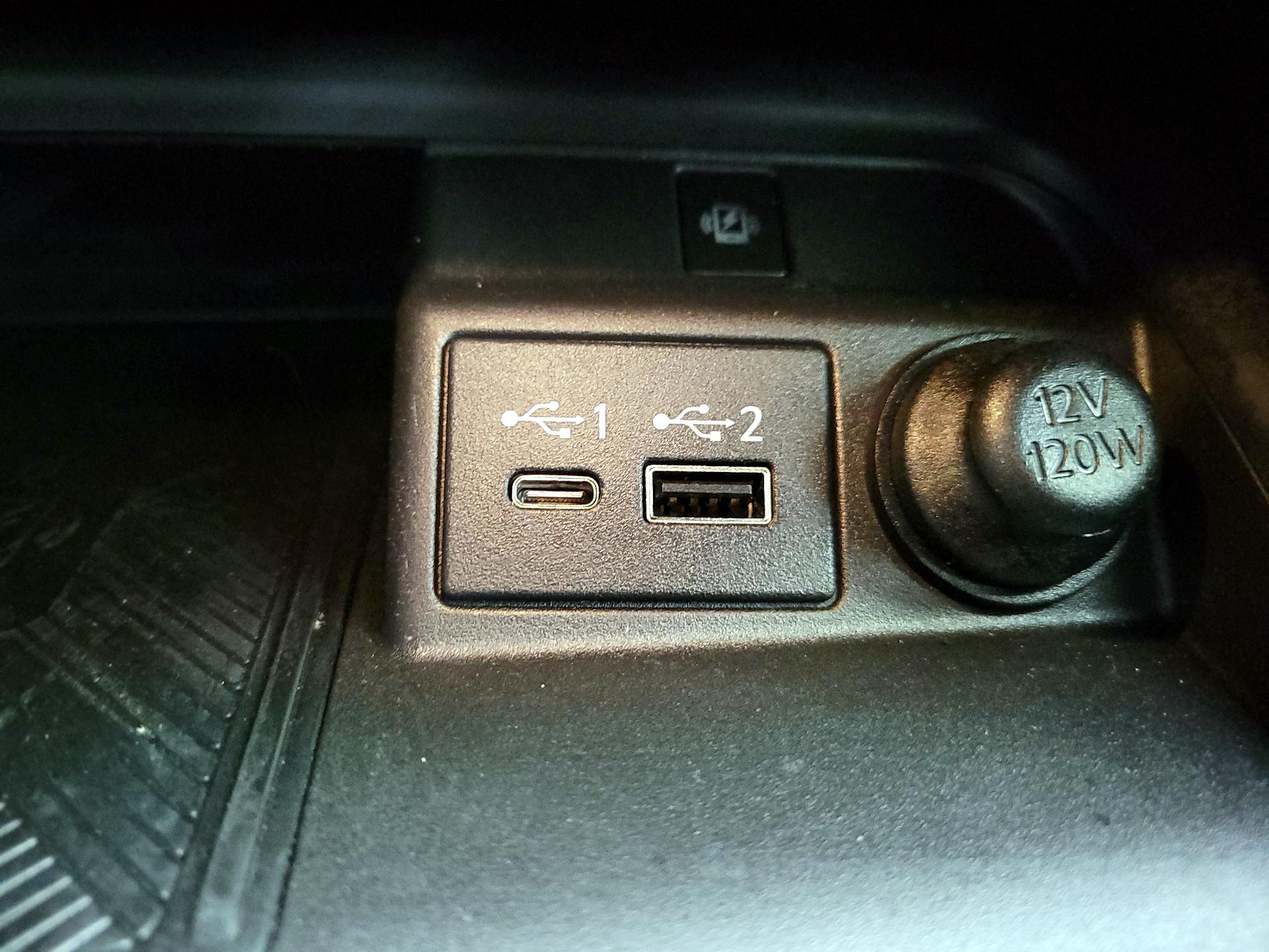 Thumbnail: 2023 INFINITI QX50 - 18