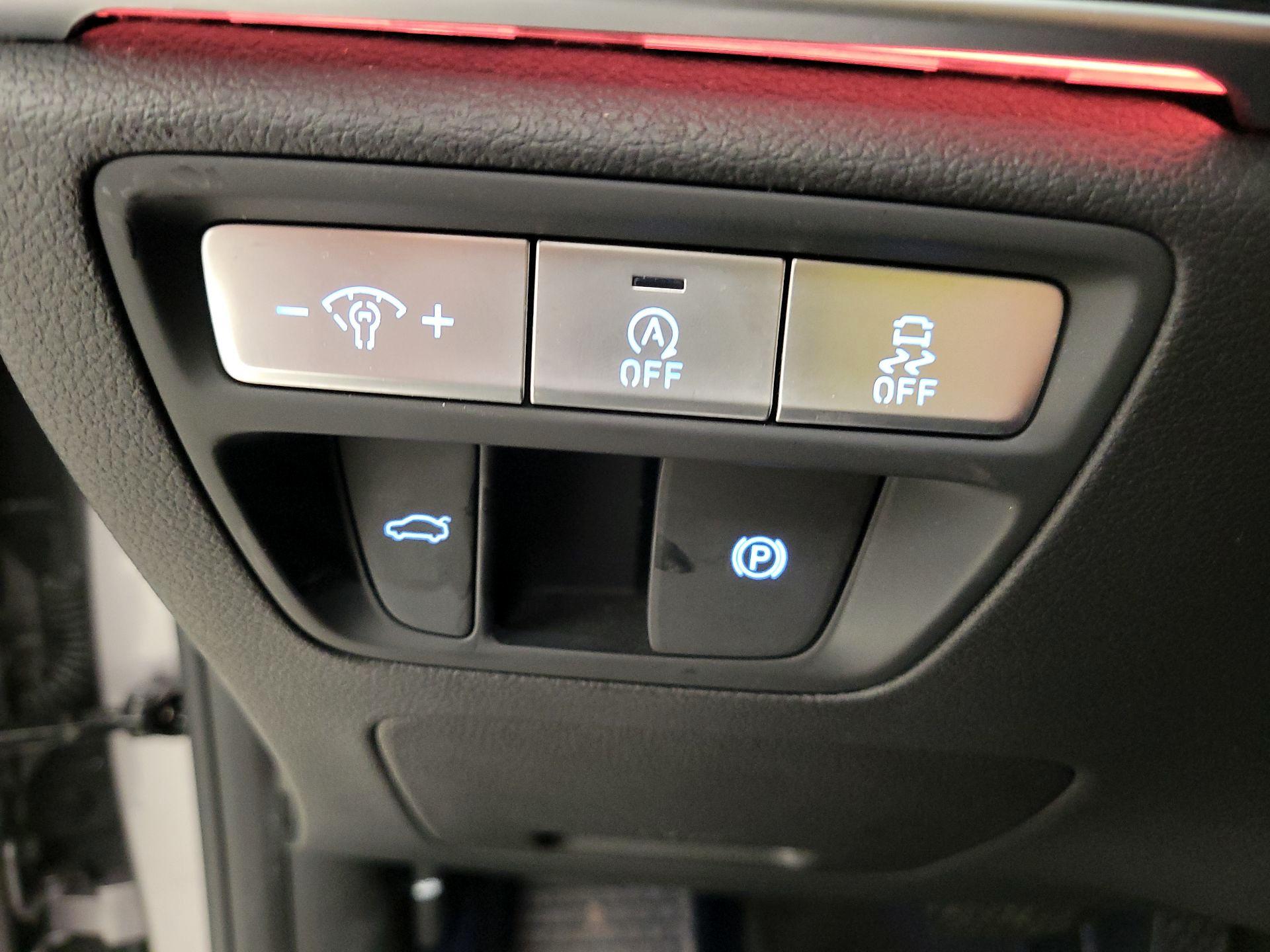 Thumbnail: 2023 Genesis G80 - 13