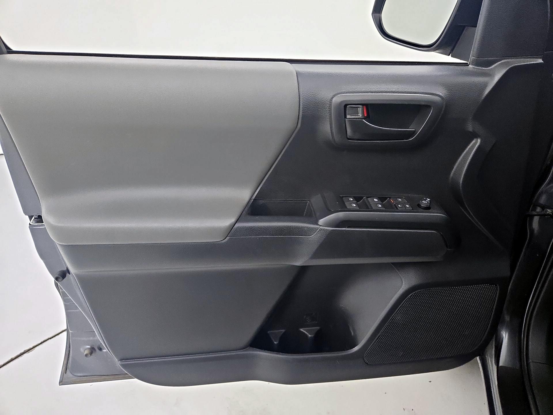 Thumbnail: 2022 Toyota Tacoma - 12