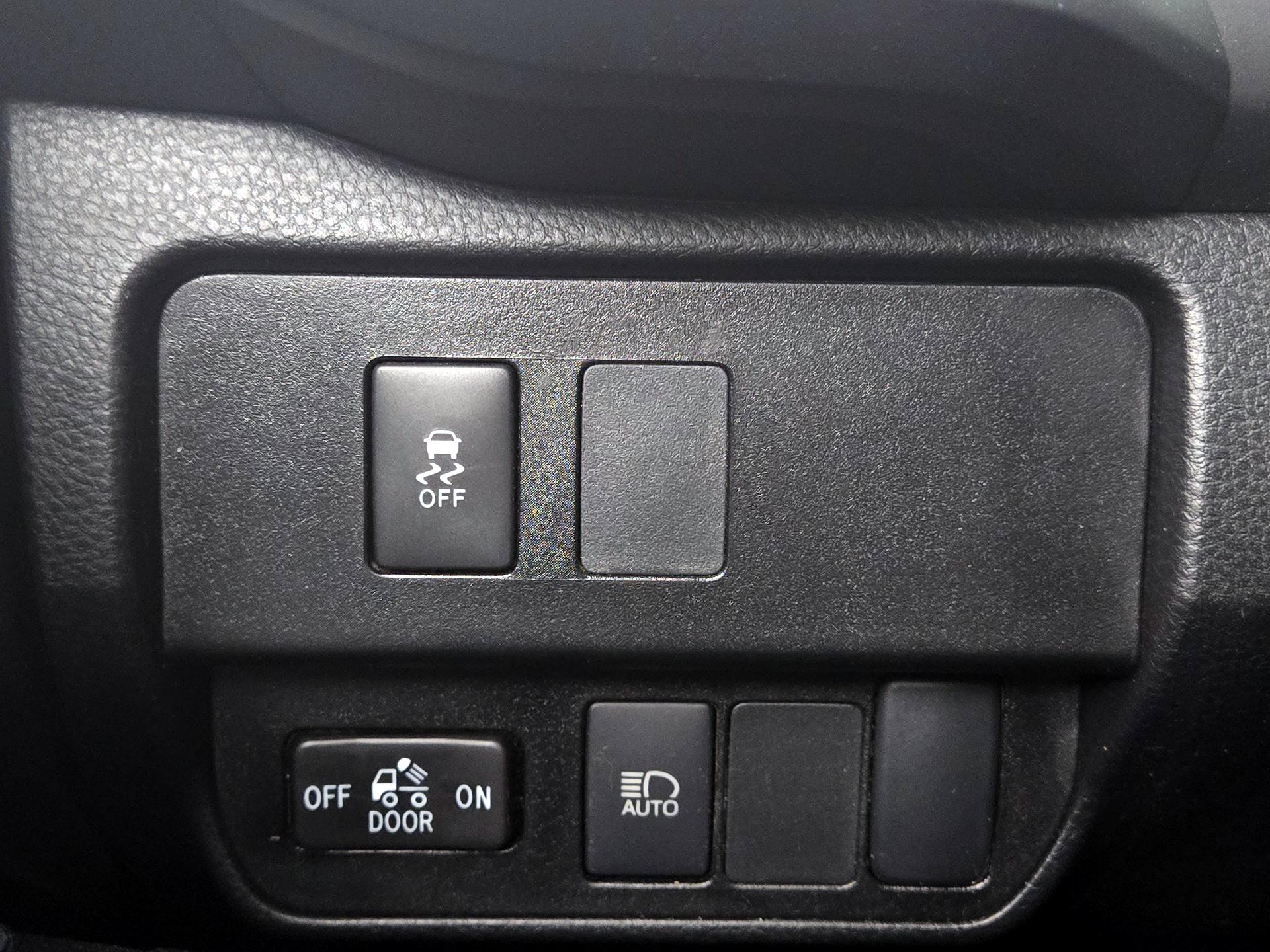 Thumbnail: 2022 Toyota Tacoma - 13