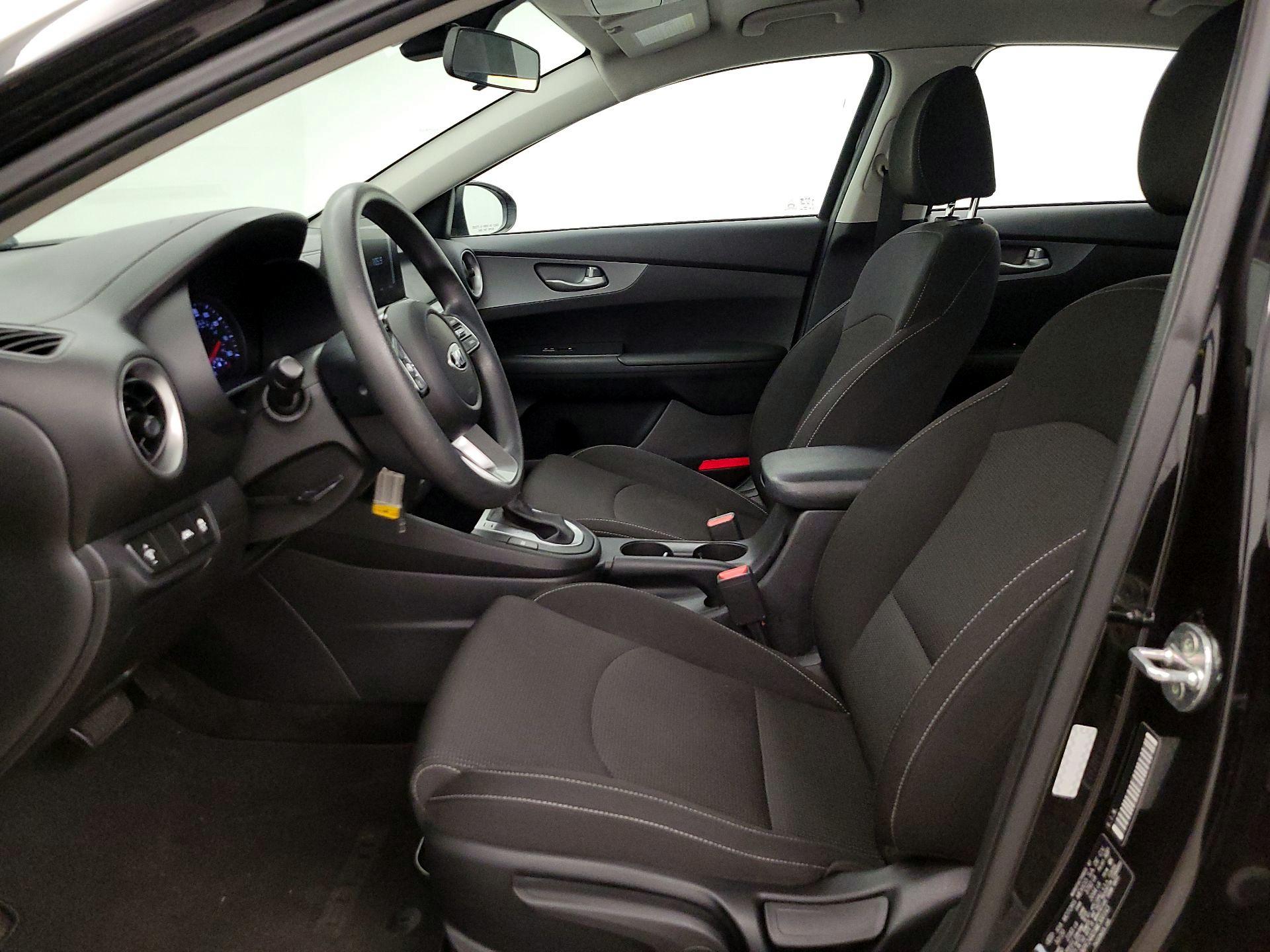 Thumbnail: 2021 Kia Forte - 11