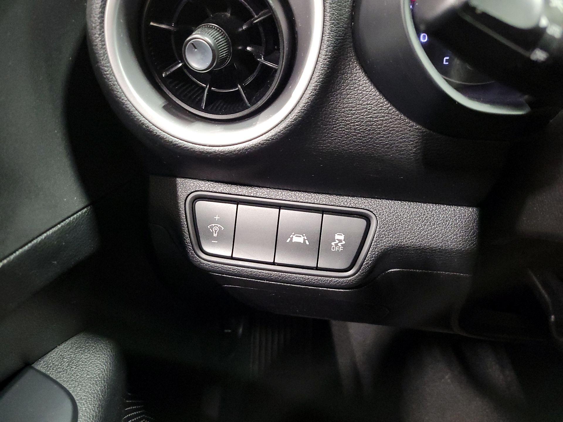 Thumbnail: 2021 Kia Forte - 13