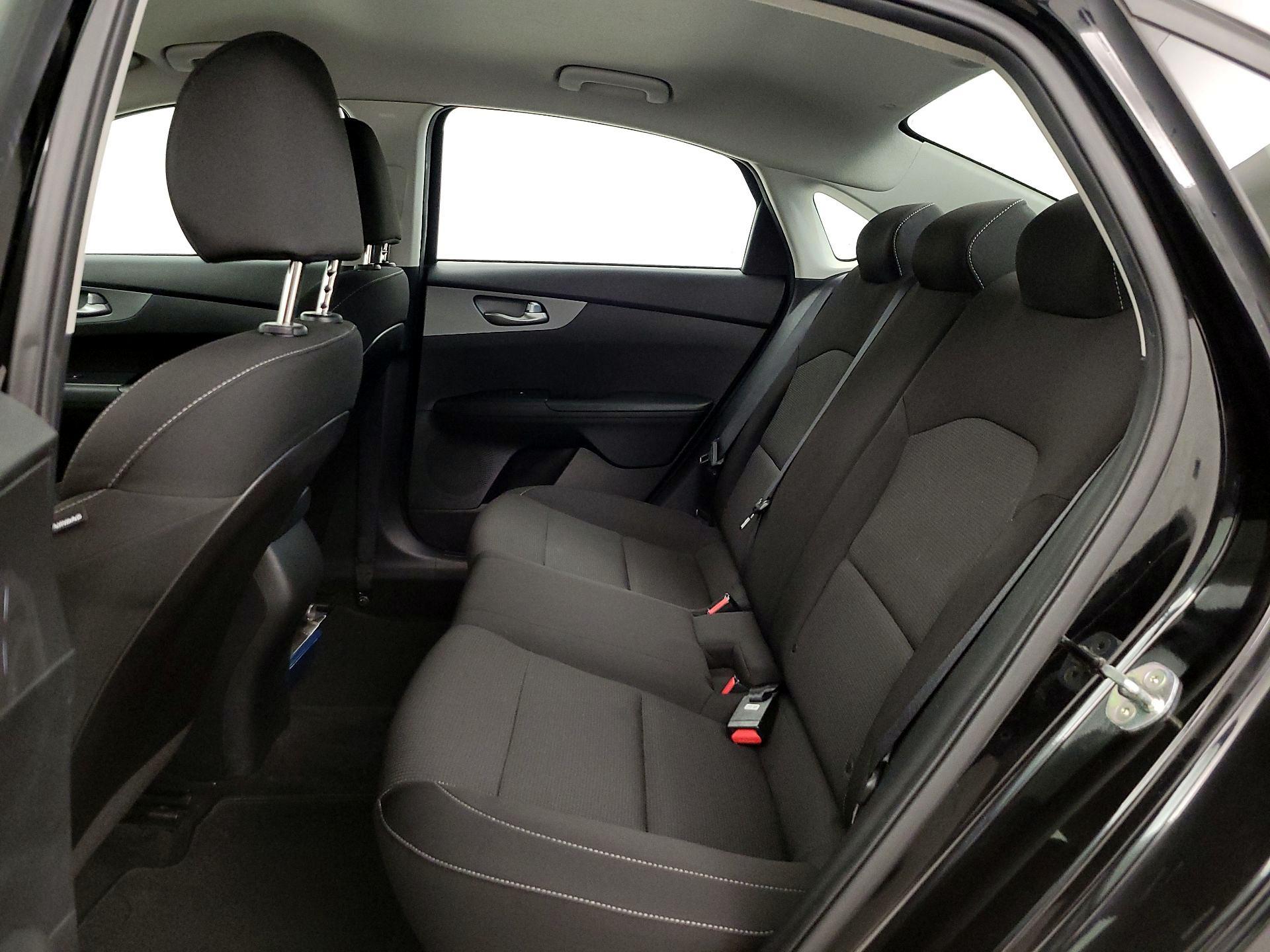 Thumbnail: 2021 Kia Forte - 18