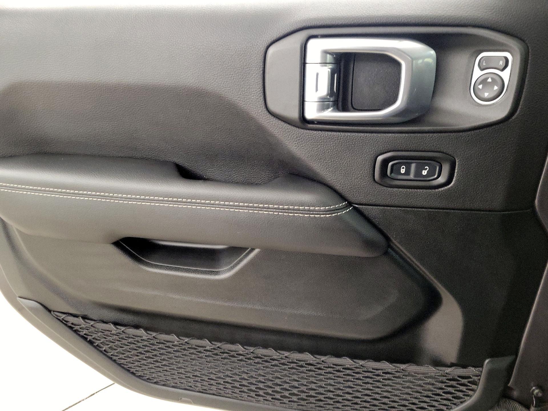 Thumbnail: 2022 Jeep Wrangler - 12