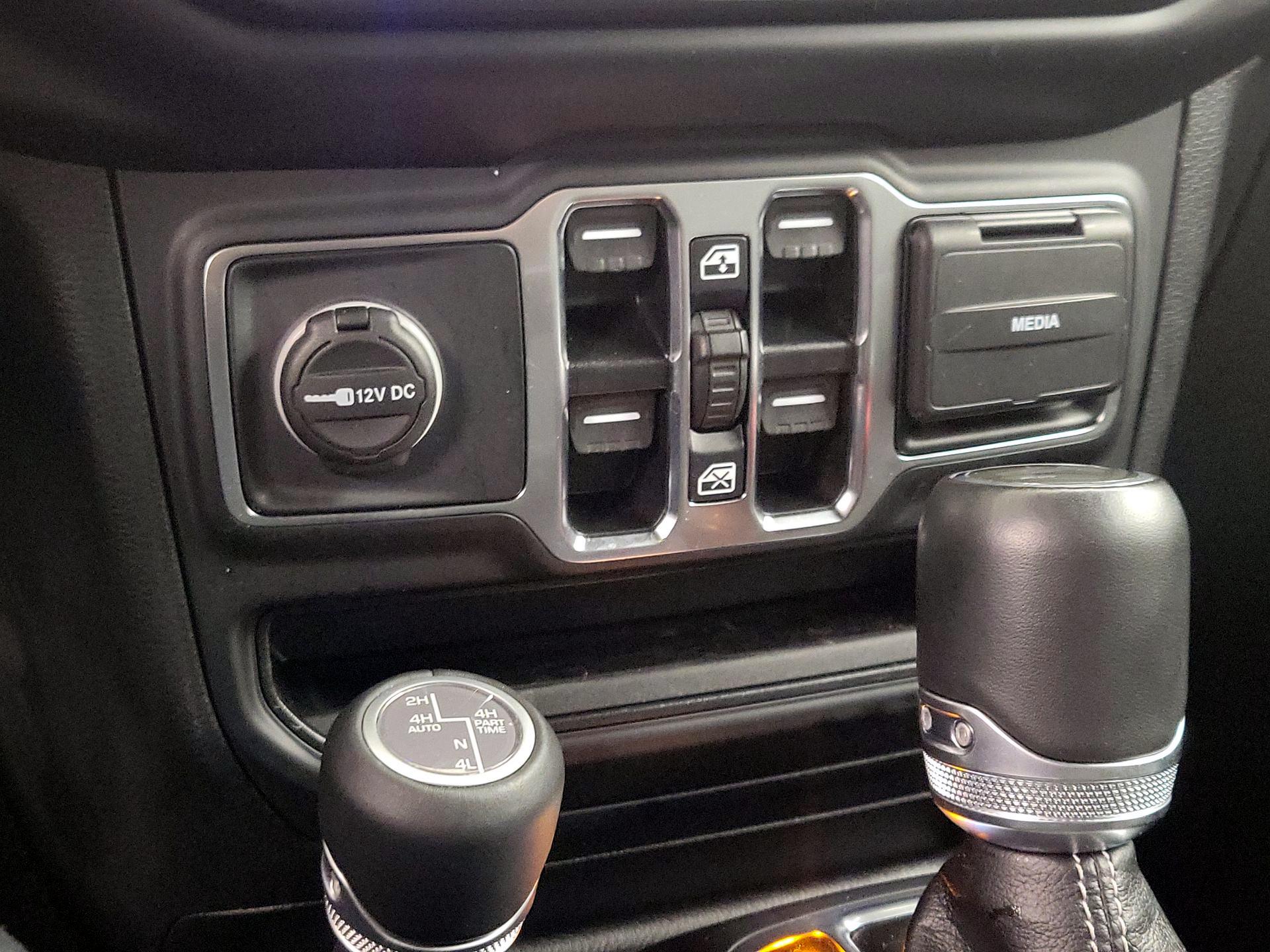 Thumbnail: 2022 Jeep Wrangler - 19