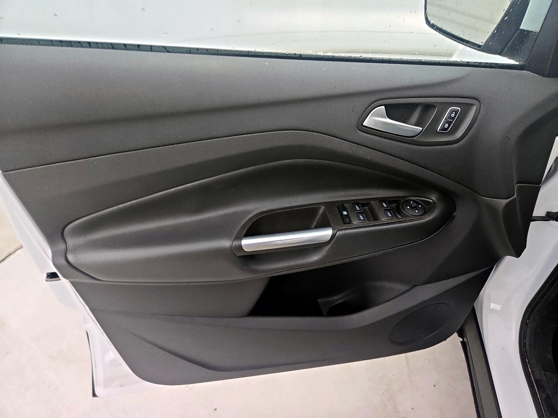 Thumbnail: 2016 Ford Escape - 12