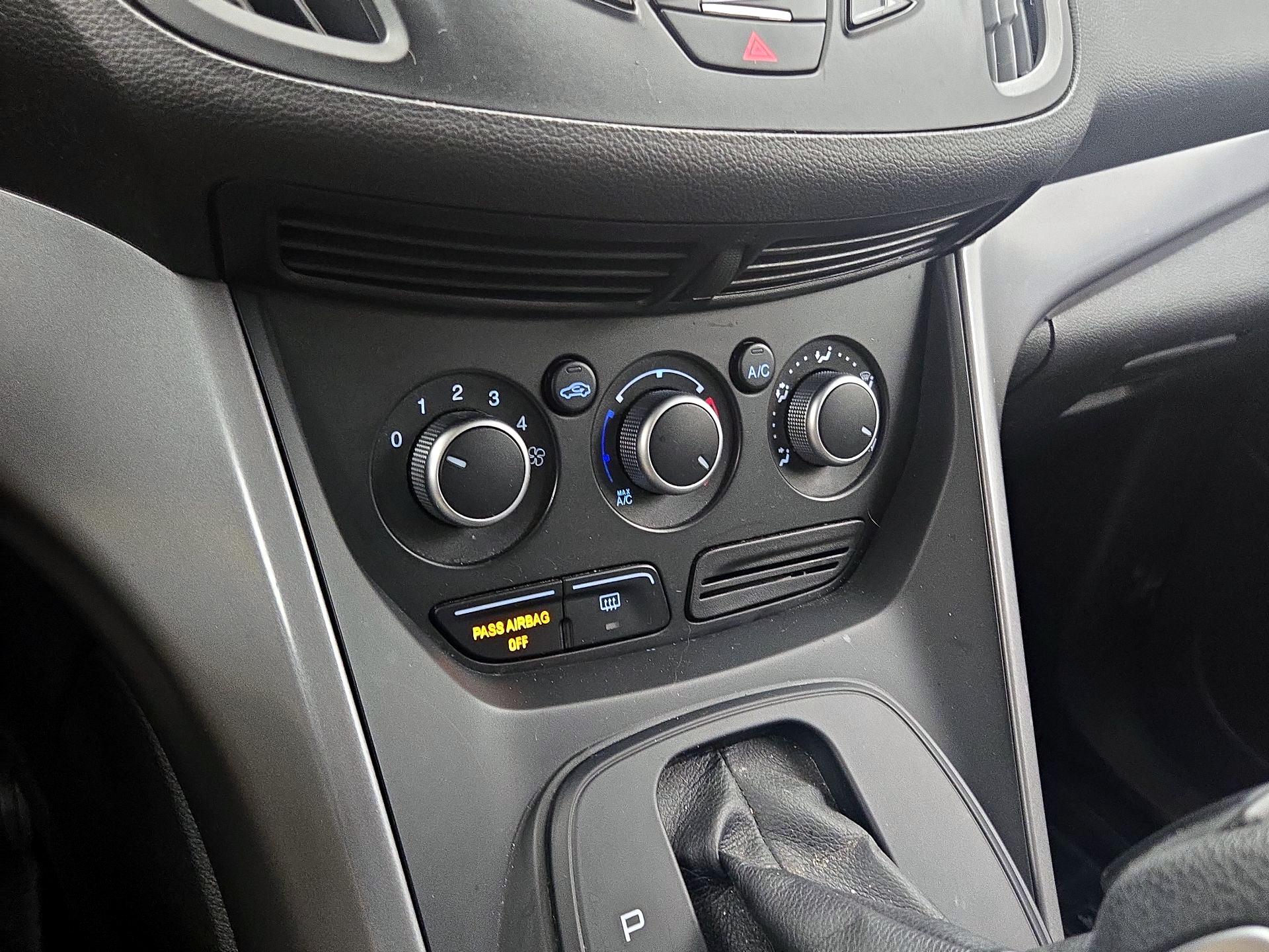 Thumbnail: 2016 Ford Escape - 16