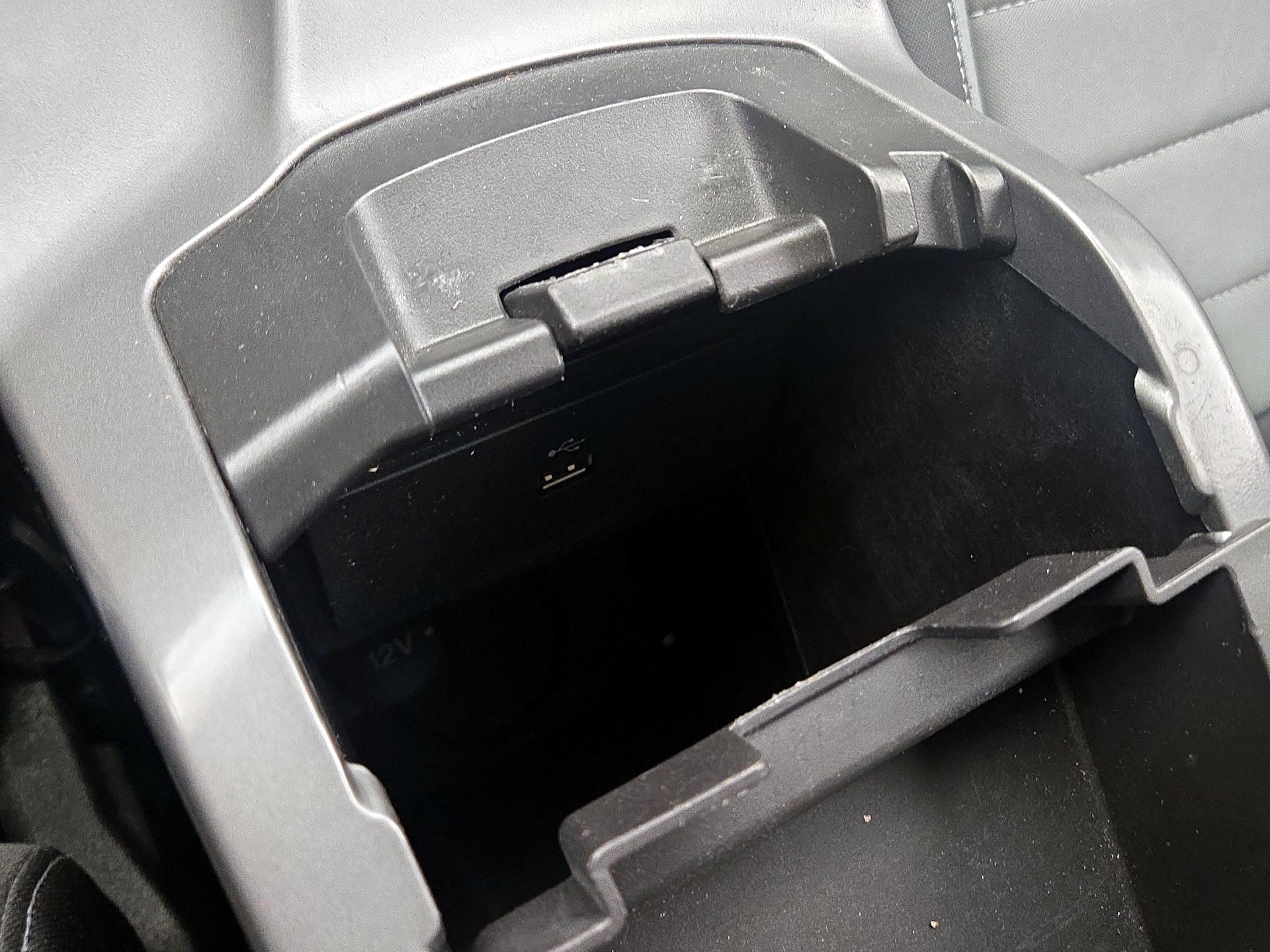 Thumbnail: 2016 Ford Escape - 18