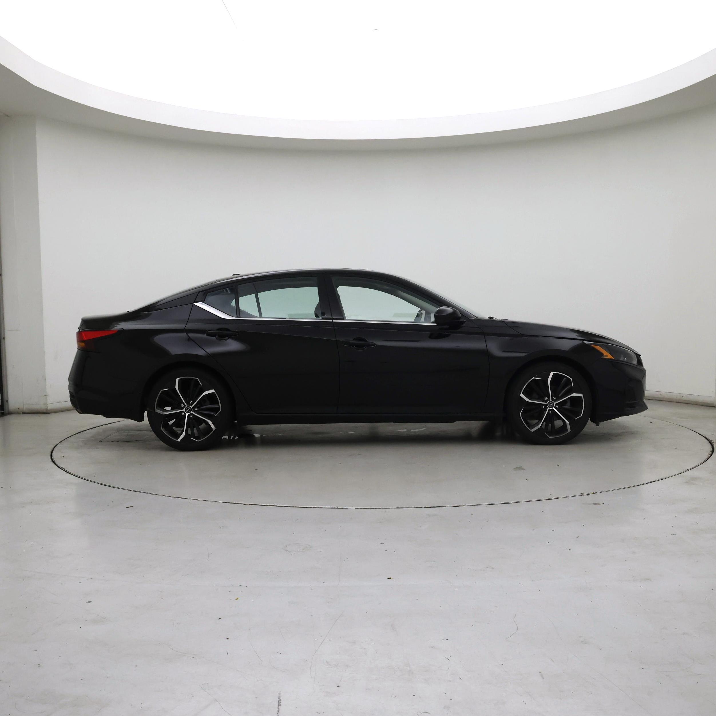 Thumbnail: 2023 Nissan Altima - 7