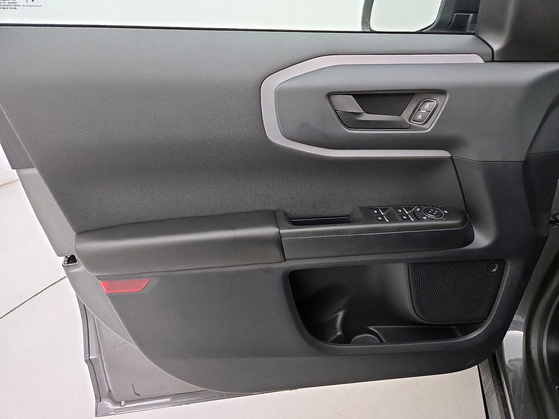 Thumbnail: 2023 Ford Bronco Sport - 12