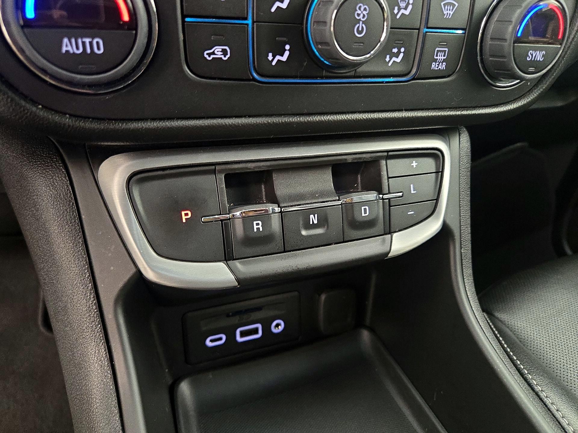 Thumbnail: 2022 GMC Terrain - 17