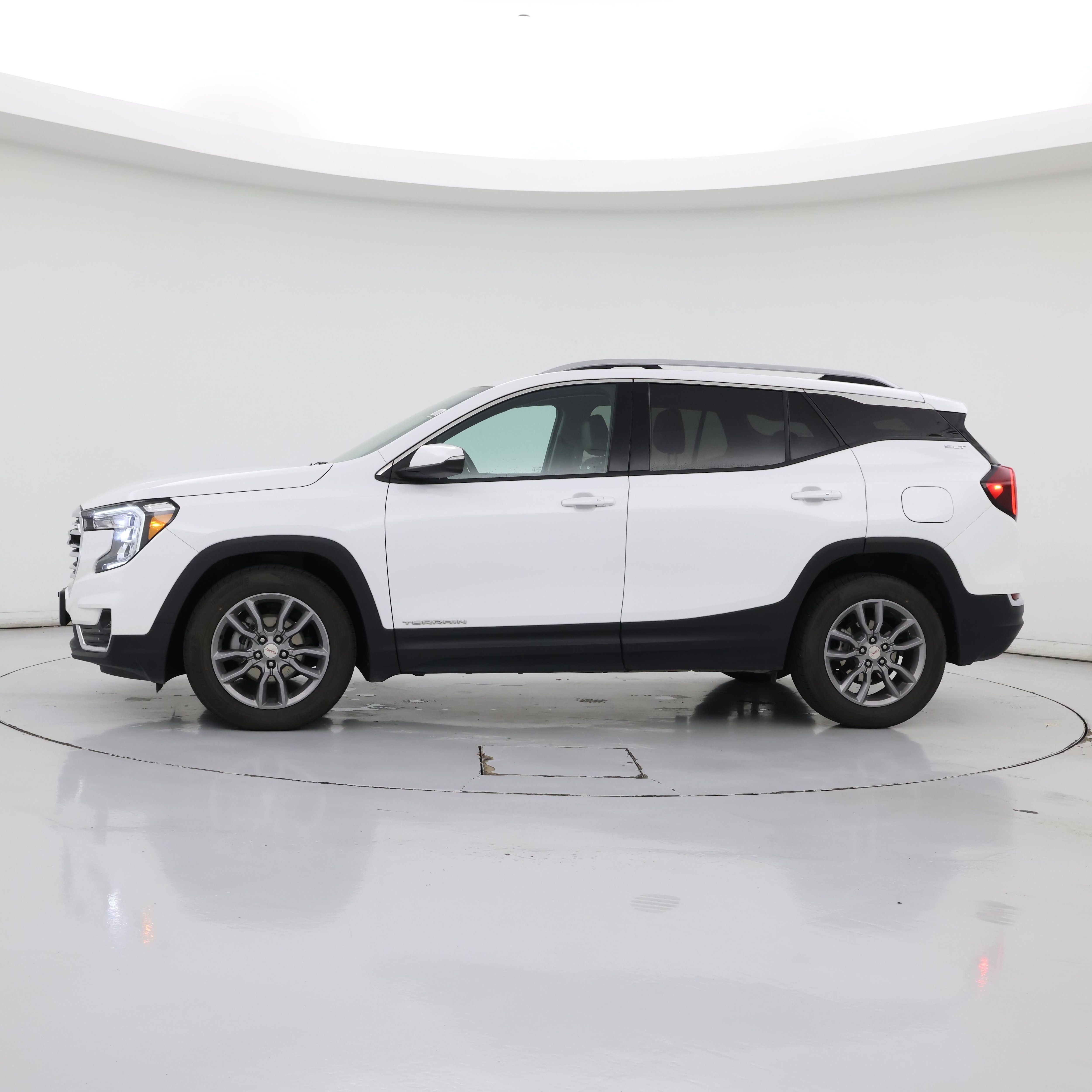 Thumbnail: 2022 GMC Terrain - 3
