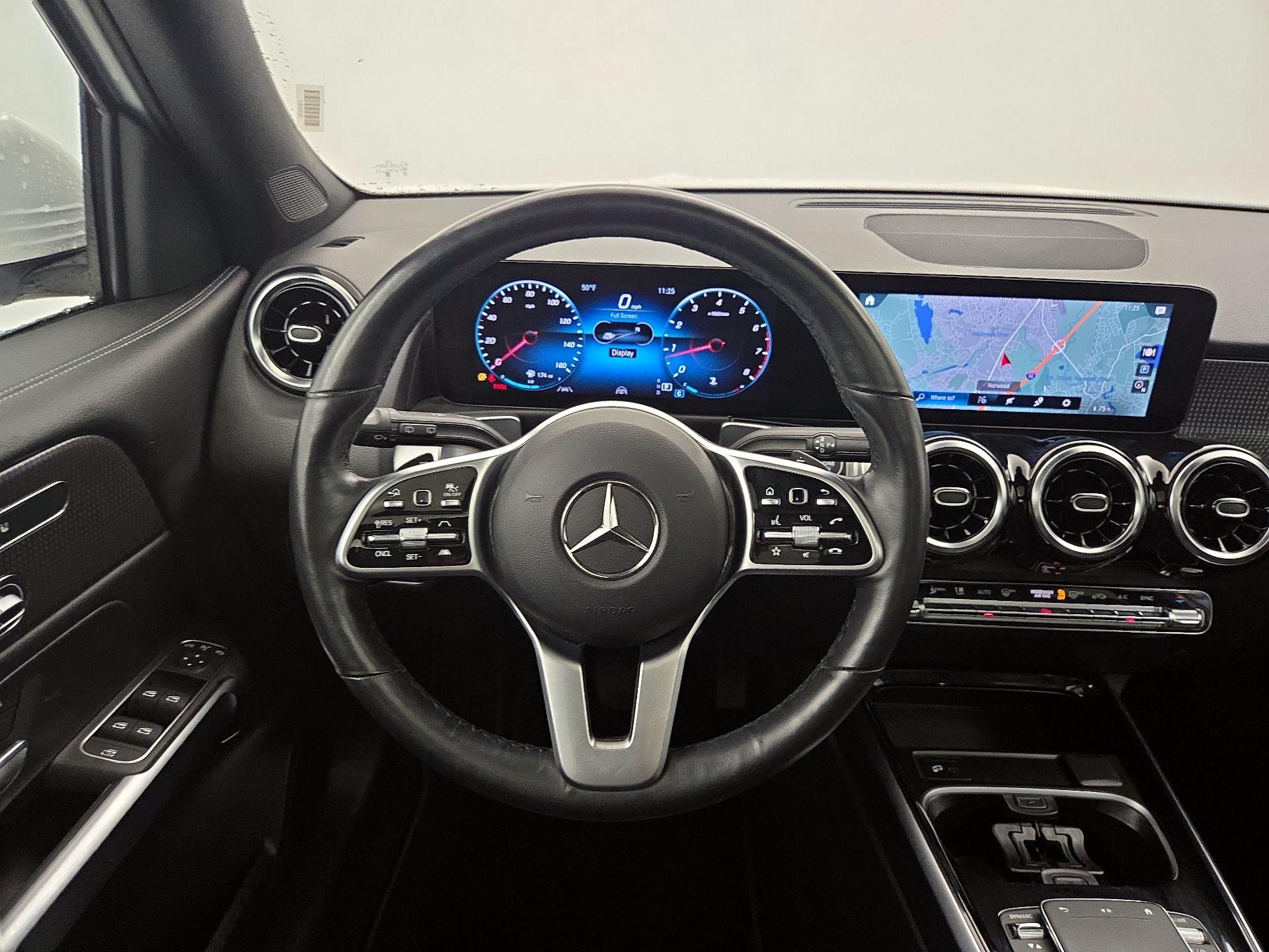 Thumbnail: 2023 Mercedes-Benz GLB - 10